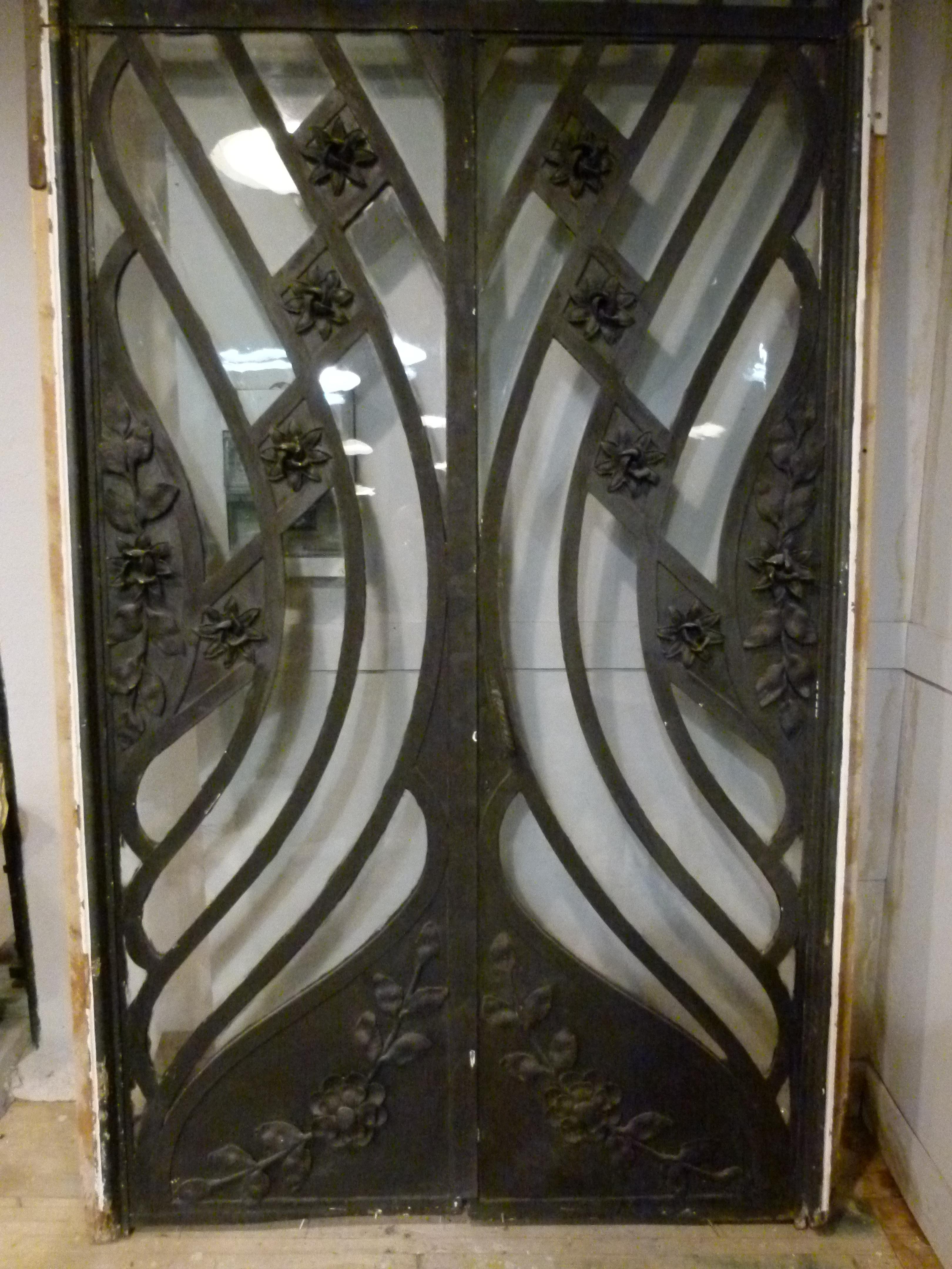 Doppeltür im Jugendstil mit doppelter Front im Jugendstil. (Art nouveau) im Angebot