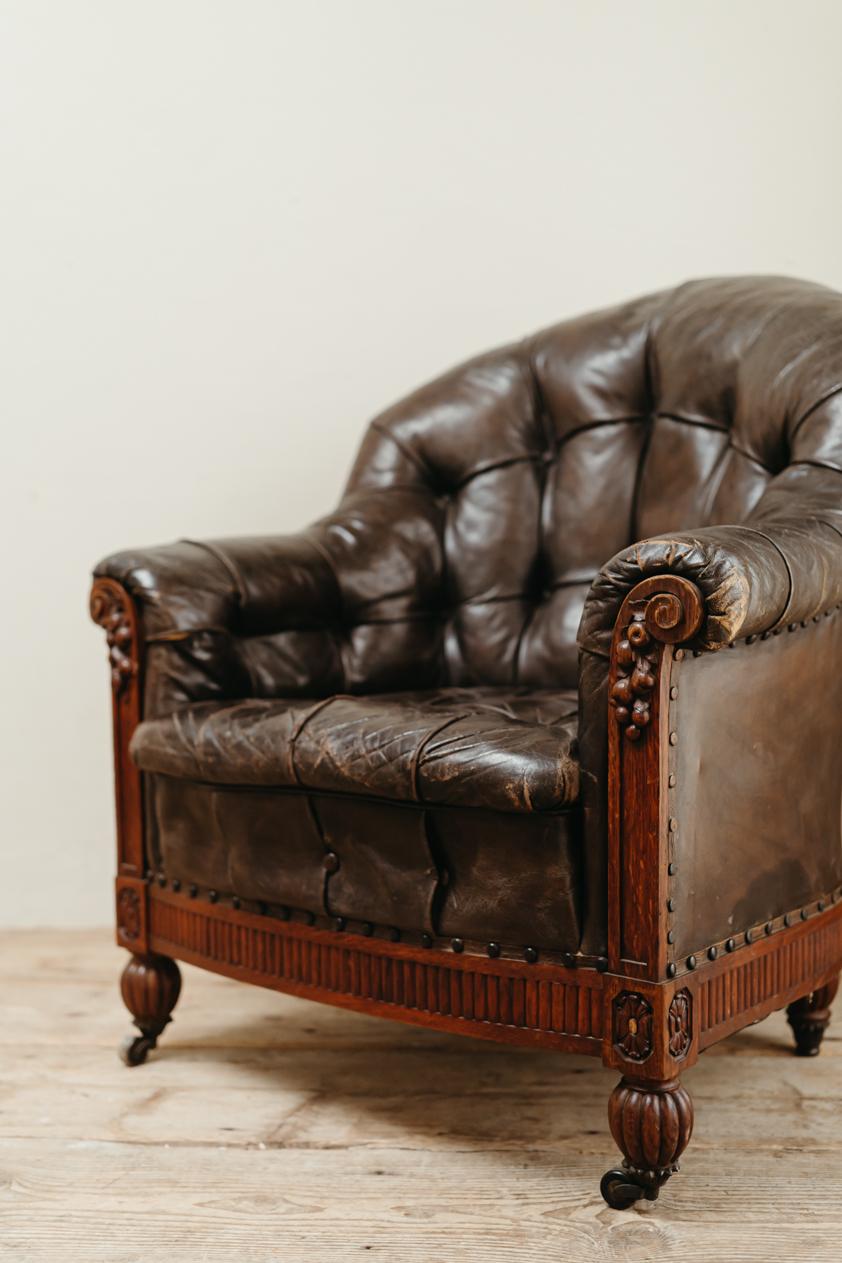 19th Century XL Leather Armchair  For Sale 5