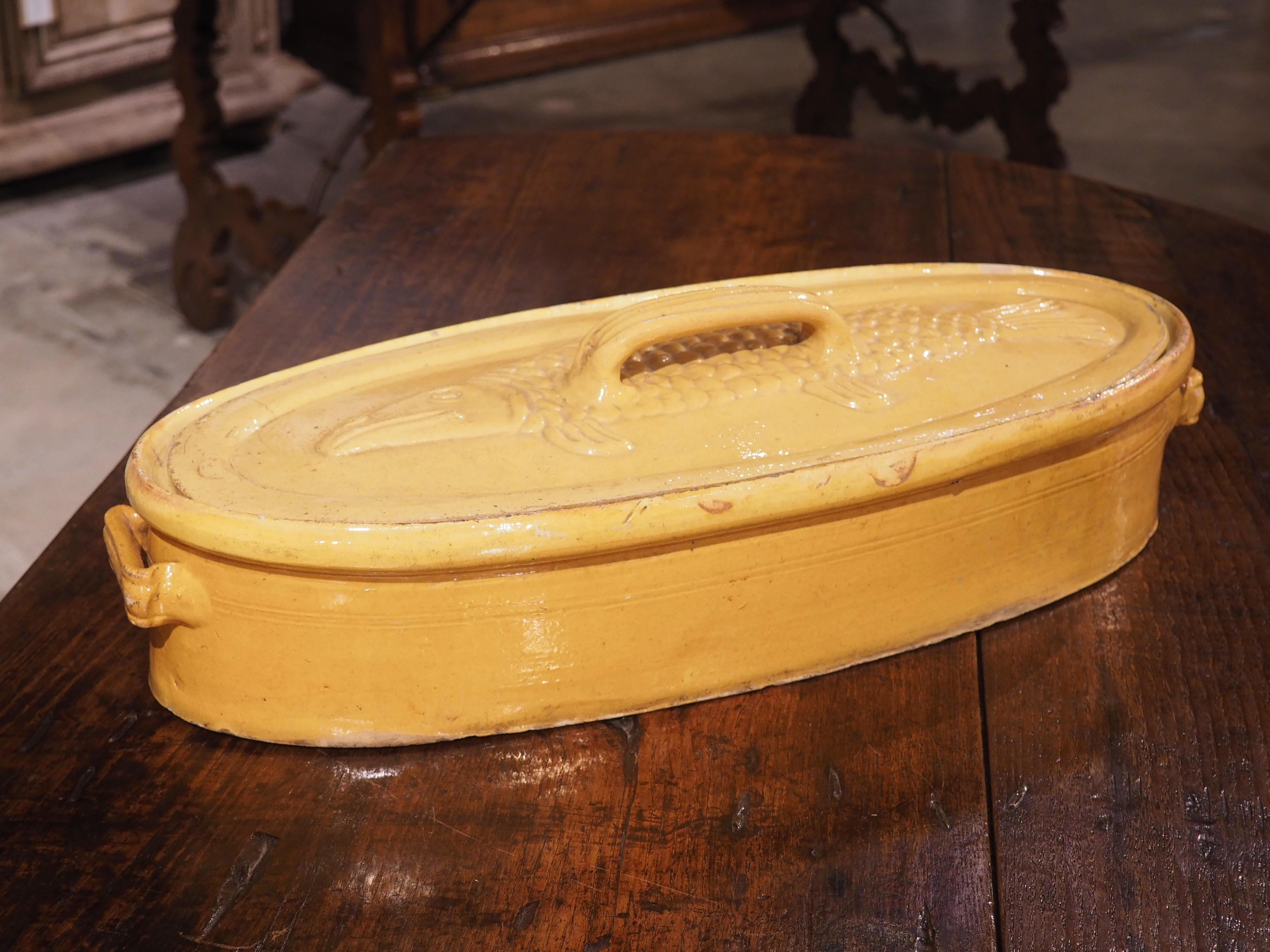 Gelb glasierter Fischterrine aus Alsace, Frankreich, 19. Jahrhundert im Angebot 8