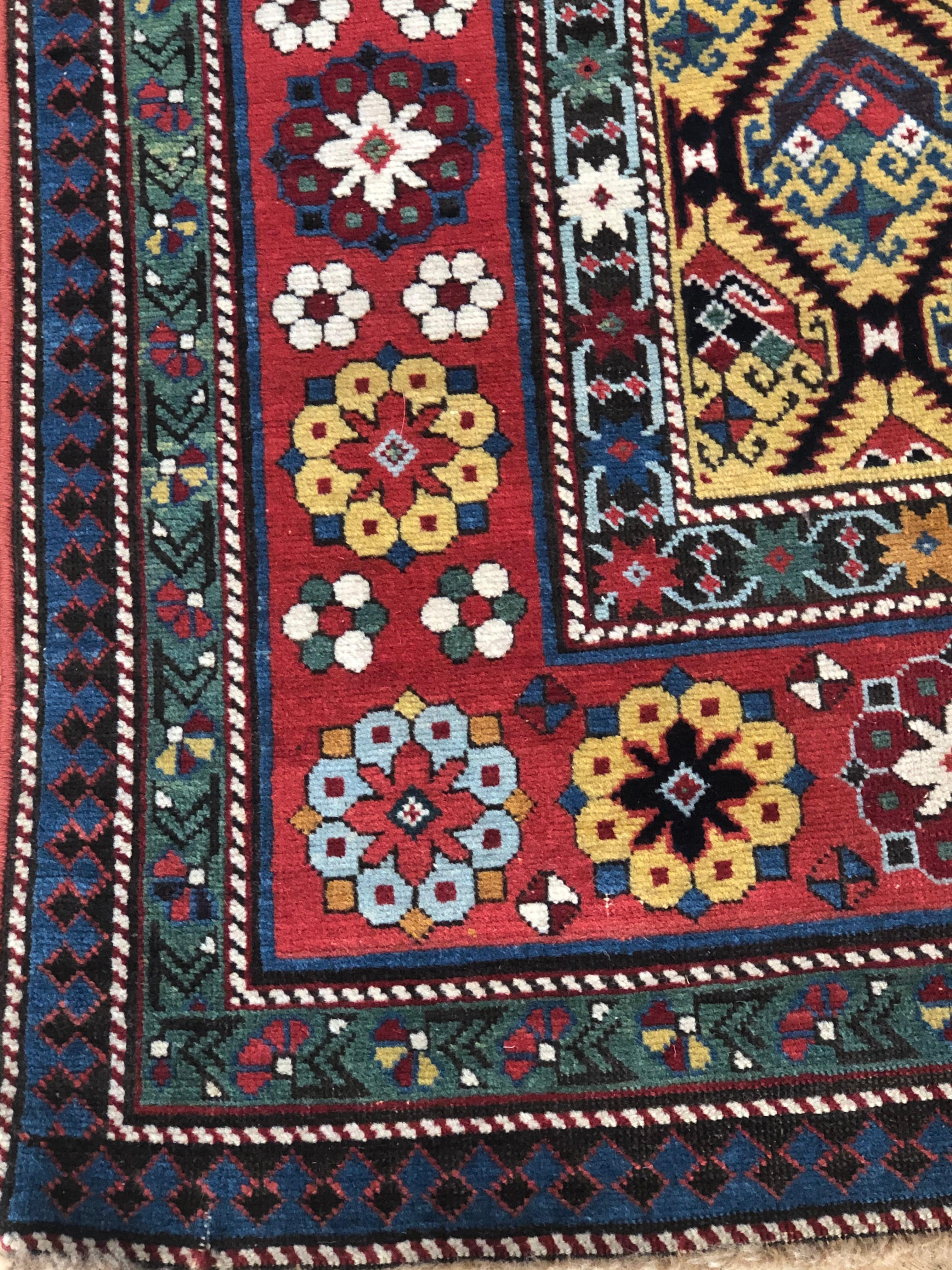 19th Century Yellow Green Red Caucasian Talish Rug, € 7500 In Good Condition For Sale In Firenze, IT