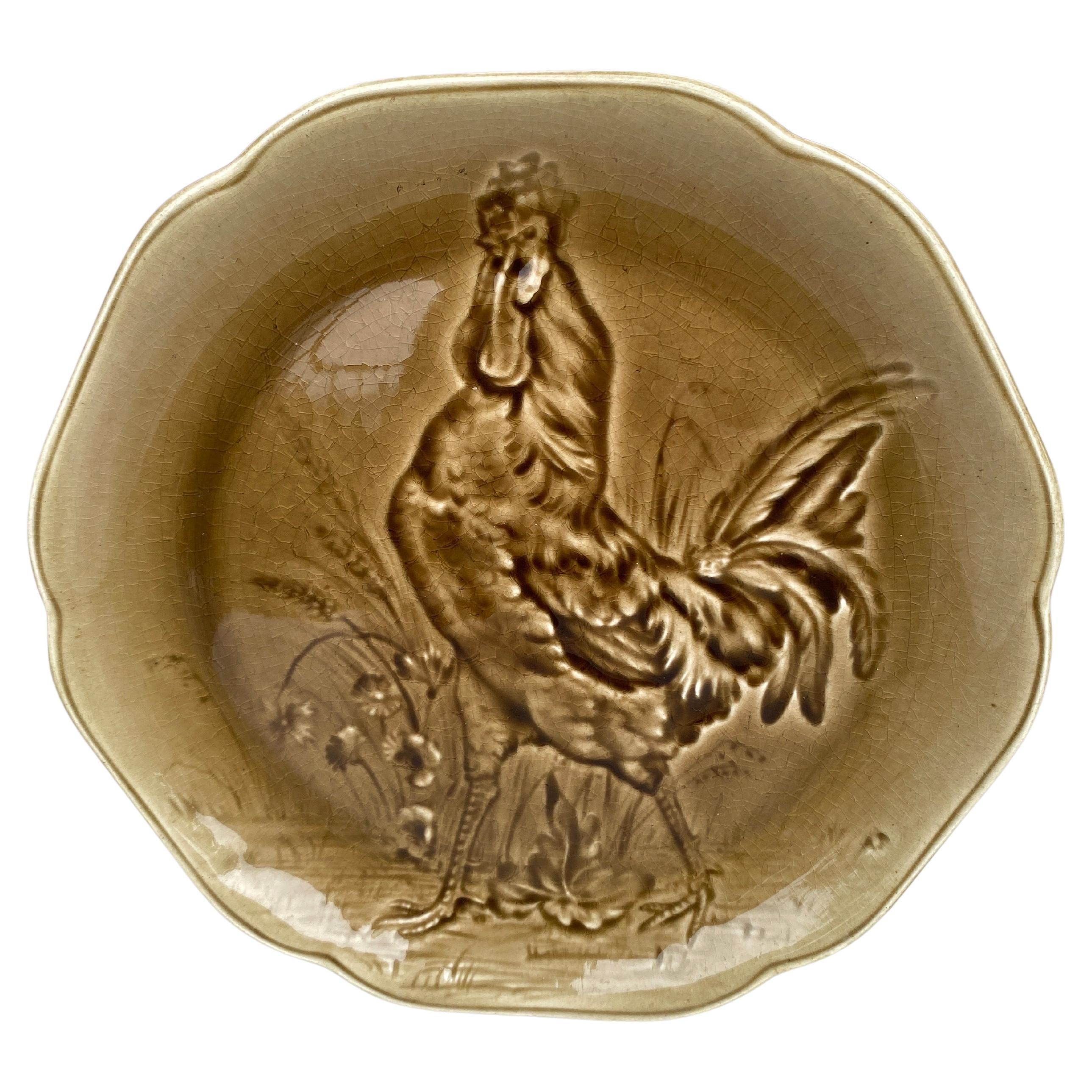 19th Century Yellow Majolica Hen & Chicks Plate Choisy Le Roi In Good Condition For Sale In Austin, TX