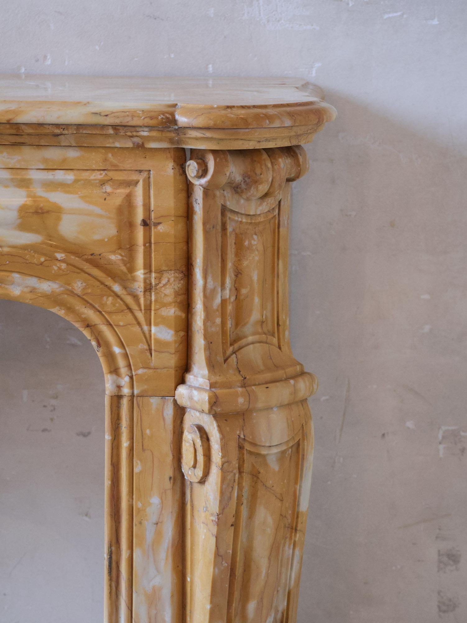 19th-Century yellow Siena marble mantelpiece For Sale 4