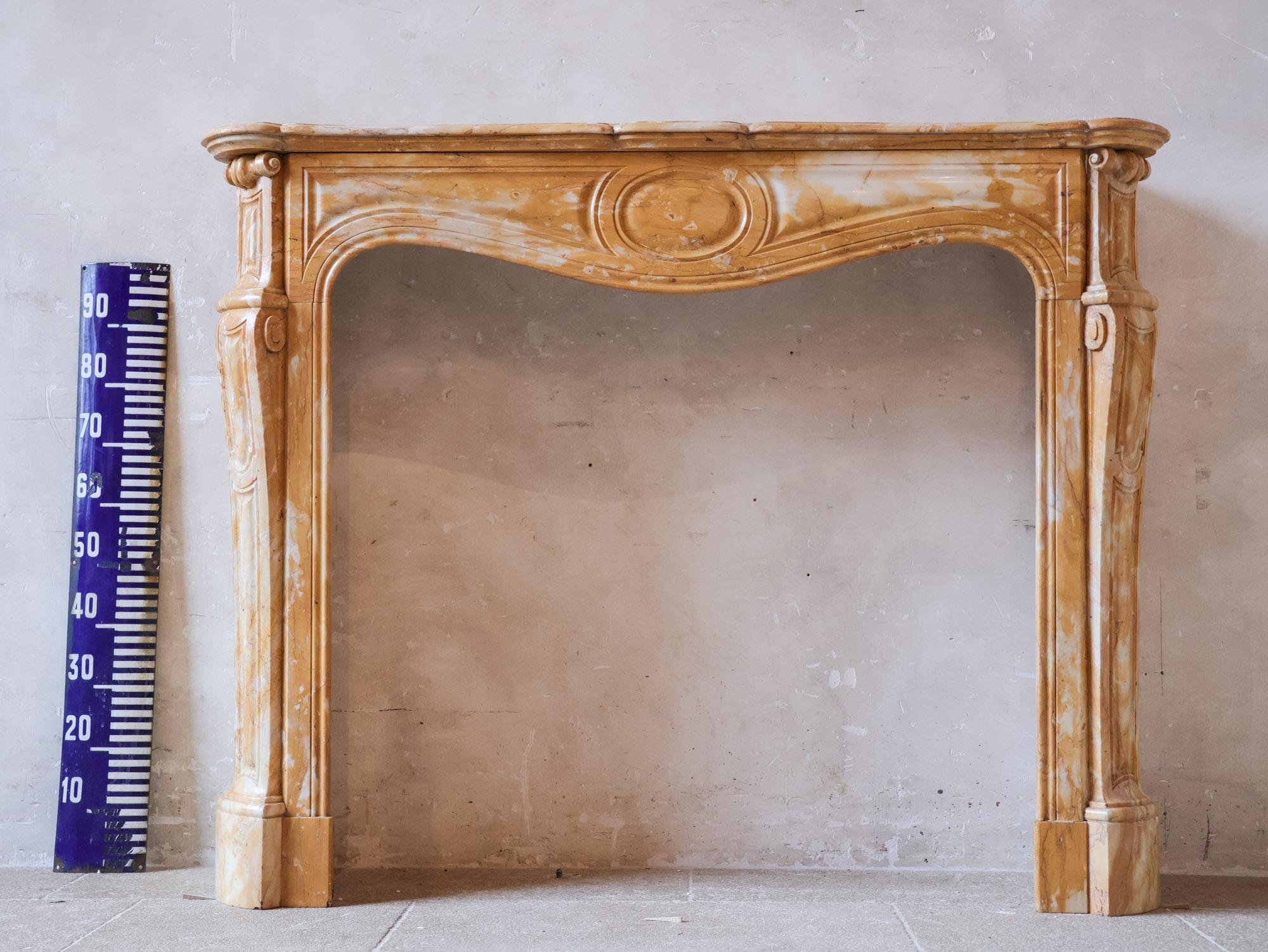 French 19th-Century yellow Siena marble mantelpiece For Sale