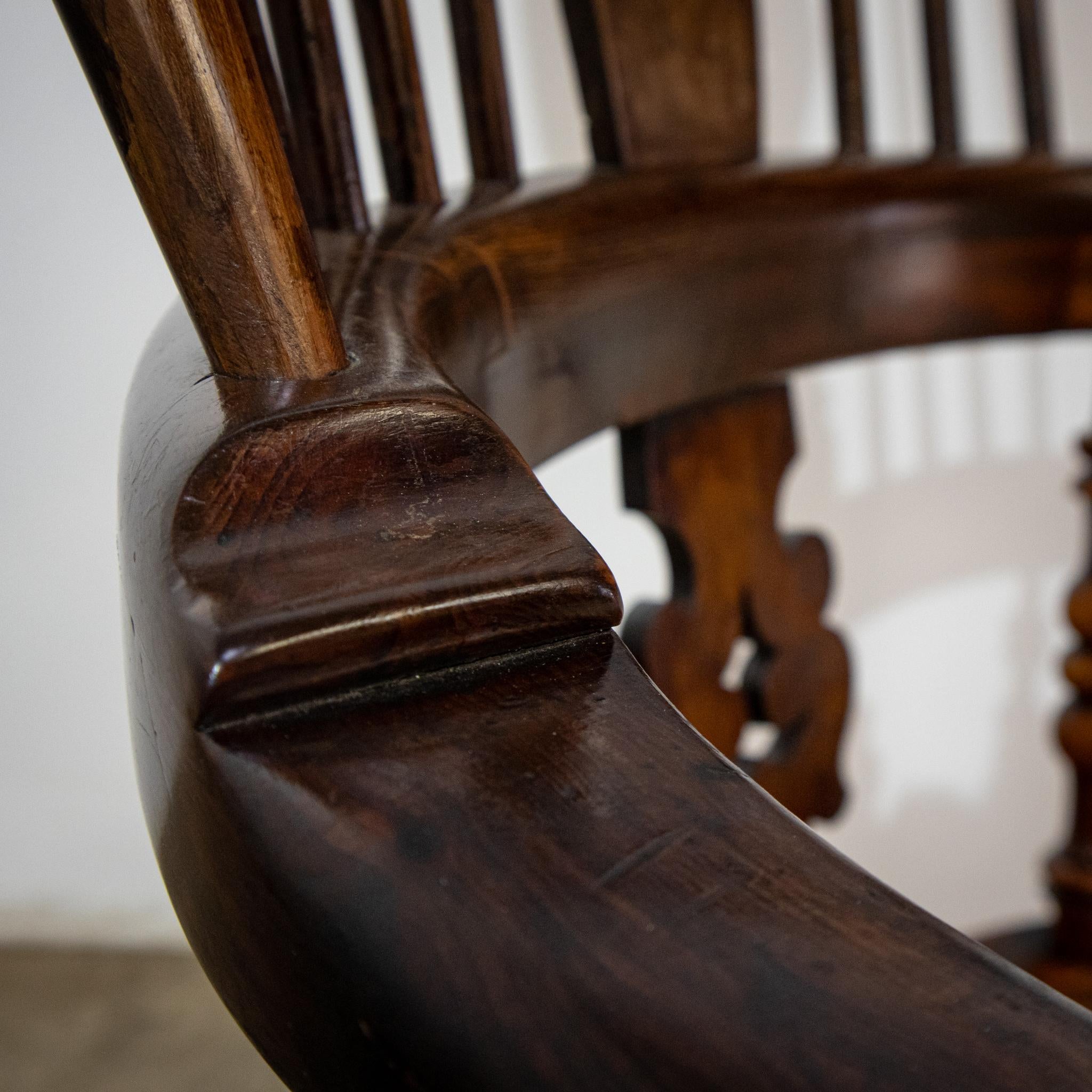 19th Century Yew High Back Windsor Chair For Sale 5