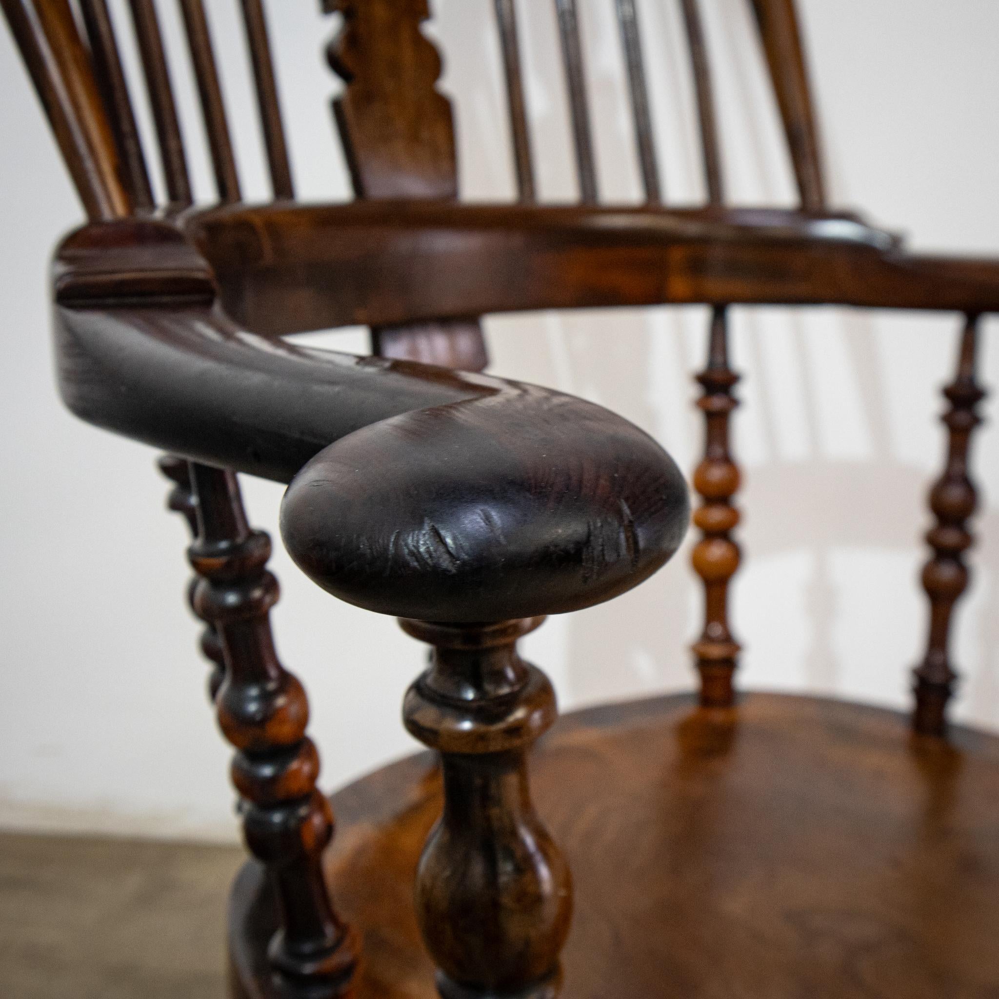 19th Century Yew High Back Windsor Chair For Sale 2