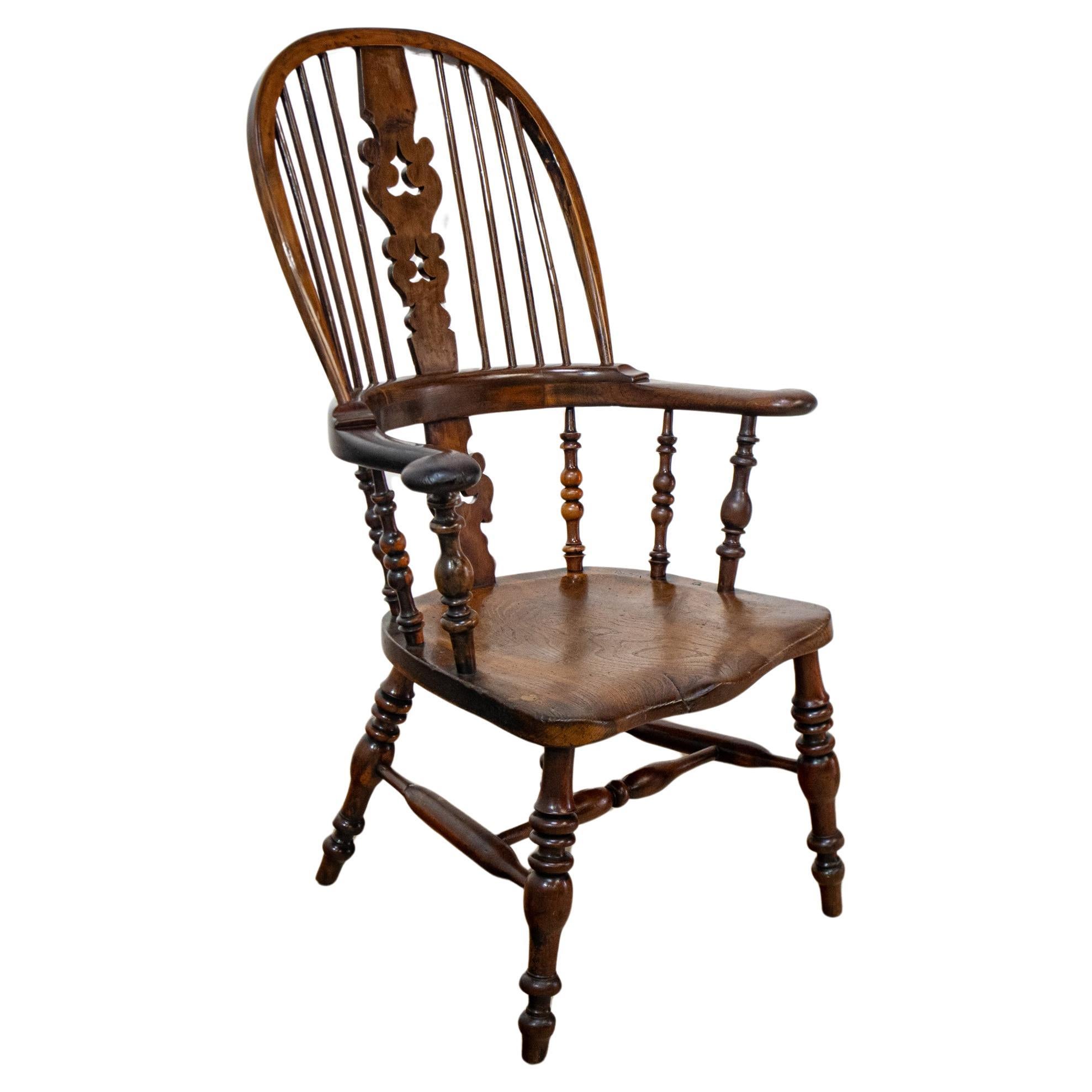 Windsor-Stuhl aus Eibe des 19. Jahrhunderts mit hoher Rückenlehne