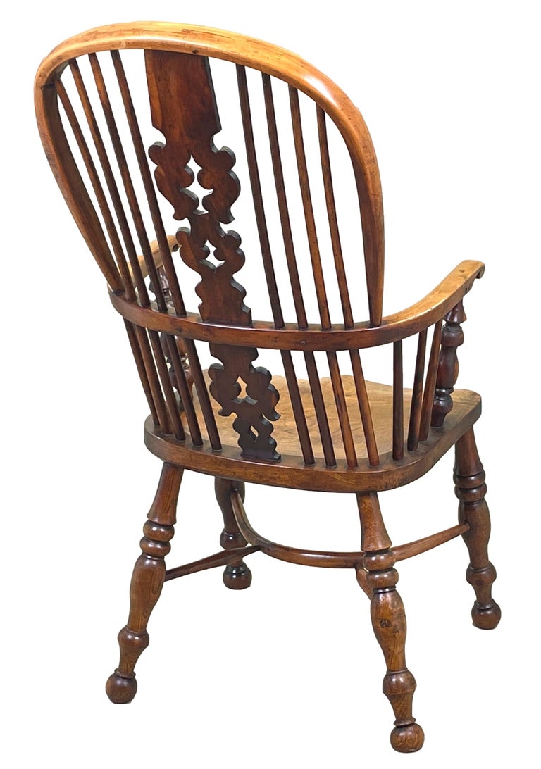 Elm 19th Century Yew Windsor Armchair For Sale