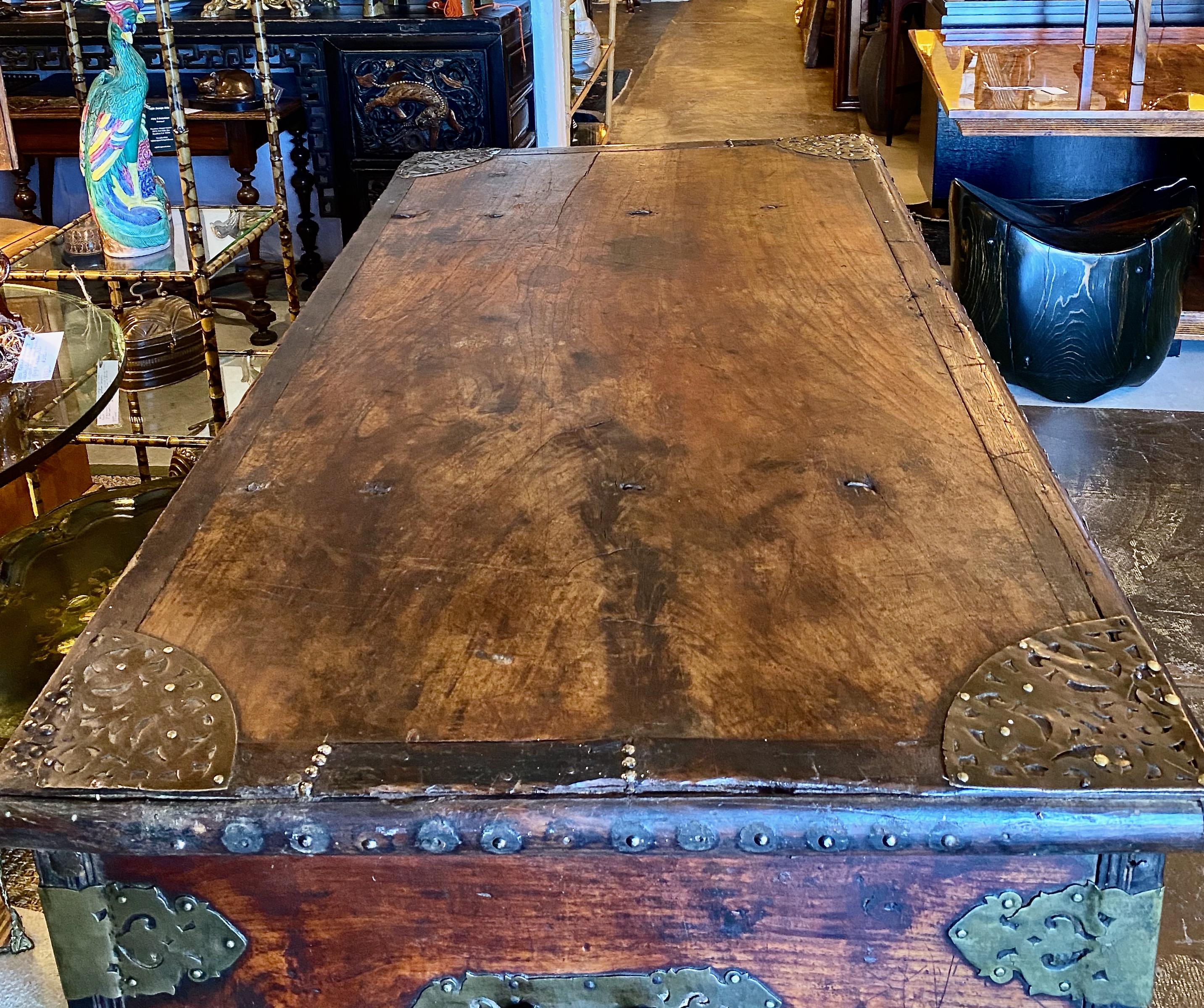 19th Century Zanzibar Chest In Fair Condition For Sale In Pasadena, CA