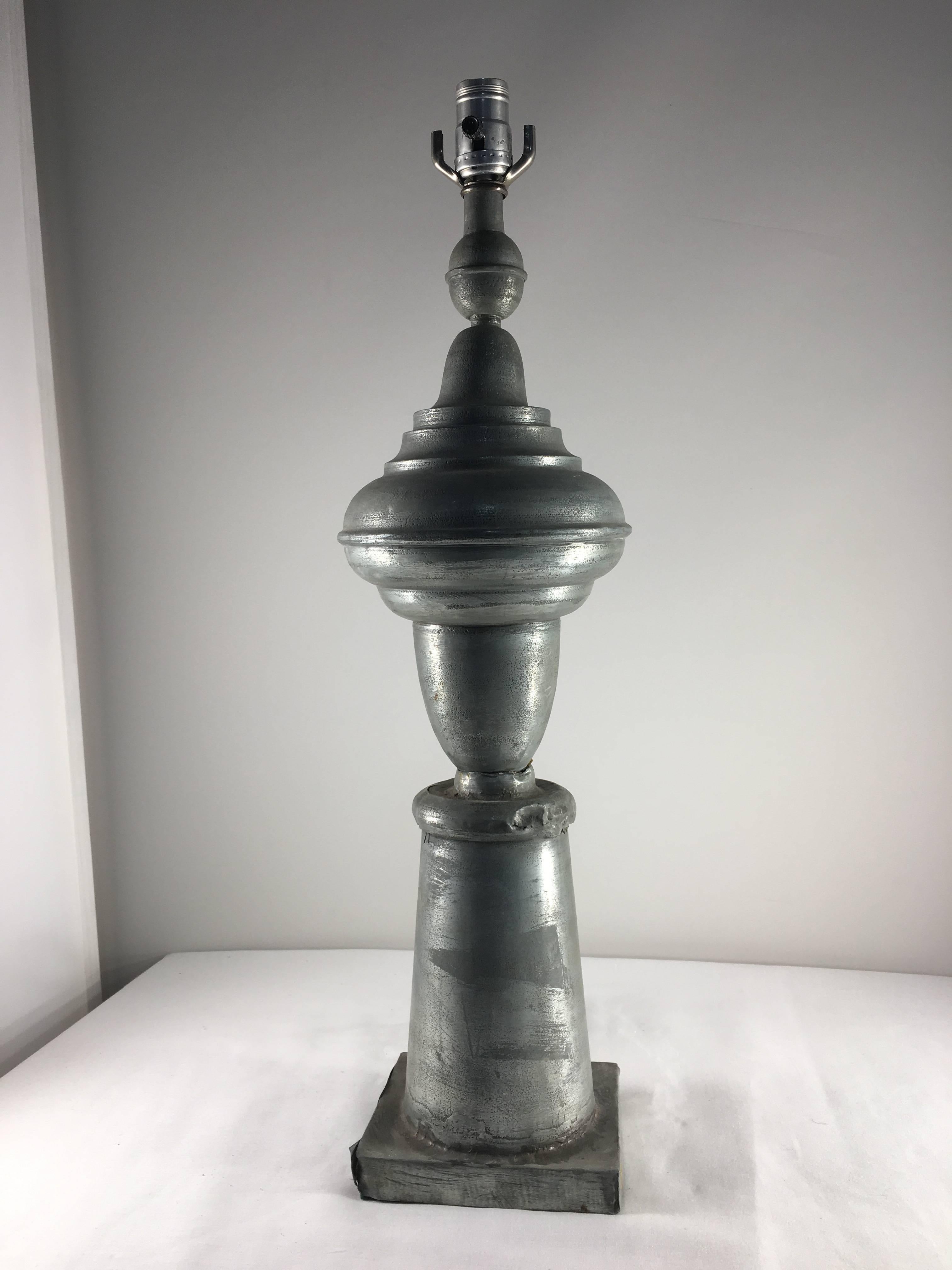Remate de Zinc del Siglo XIX Montado como Lámpara en Bueno estado para la venta en Doylestown, PA