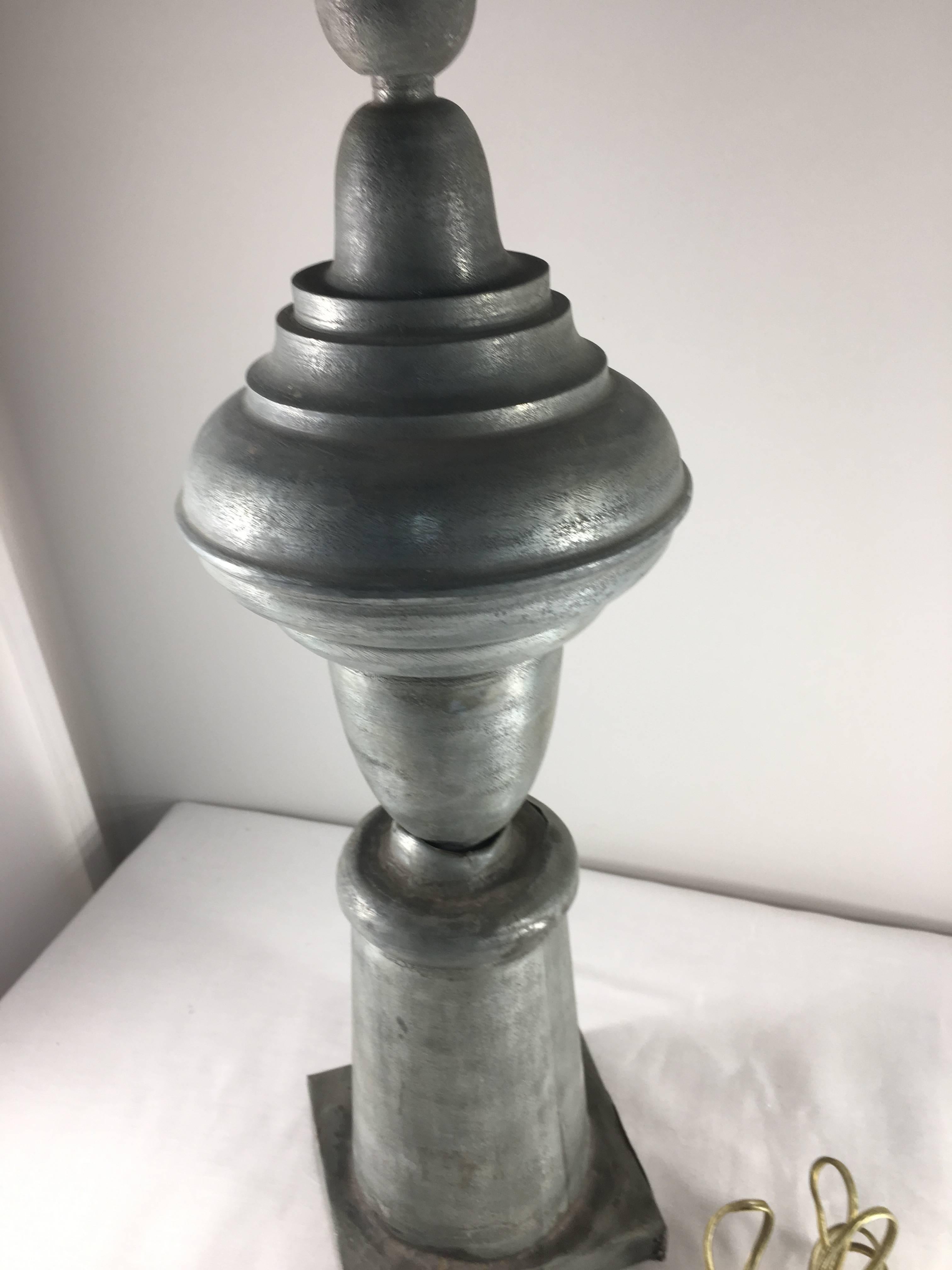 Remate de Zinc del Siglo XIX Montado como Lámpara siglo XIX en venta
