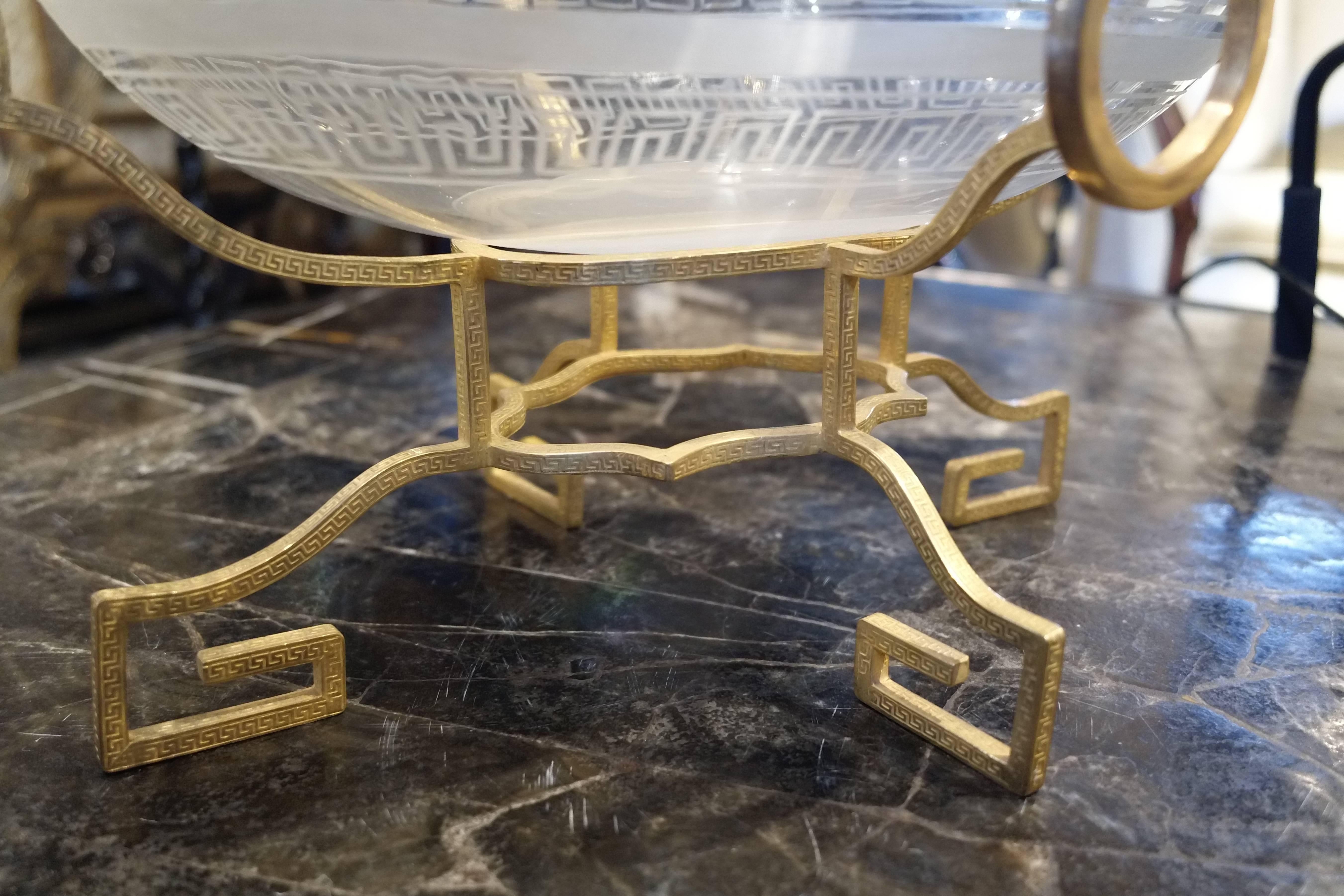 19th Century Neoclassical style, Baccarat Crystal an Bronze Centre De Table, Cup In Good Condition For Sale In Paris, FR