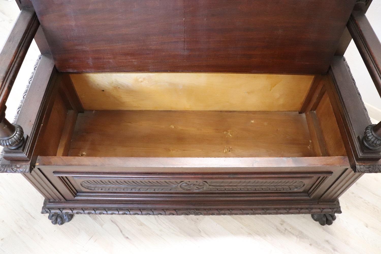 19th CenturyRenaissance Style Carved Walnut Antique Bench In Good Condition For Sale In Casale Monferrato, IT