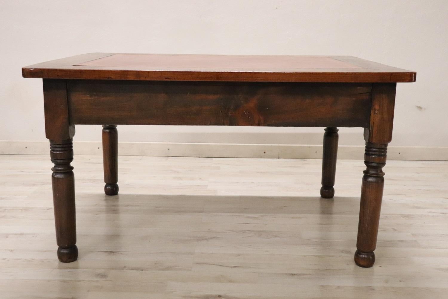 19th Centuy Italian Antique Large Sofa Table or Coffee Table in Cherry Wood In Good Condition In Casale Monferrato, IT