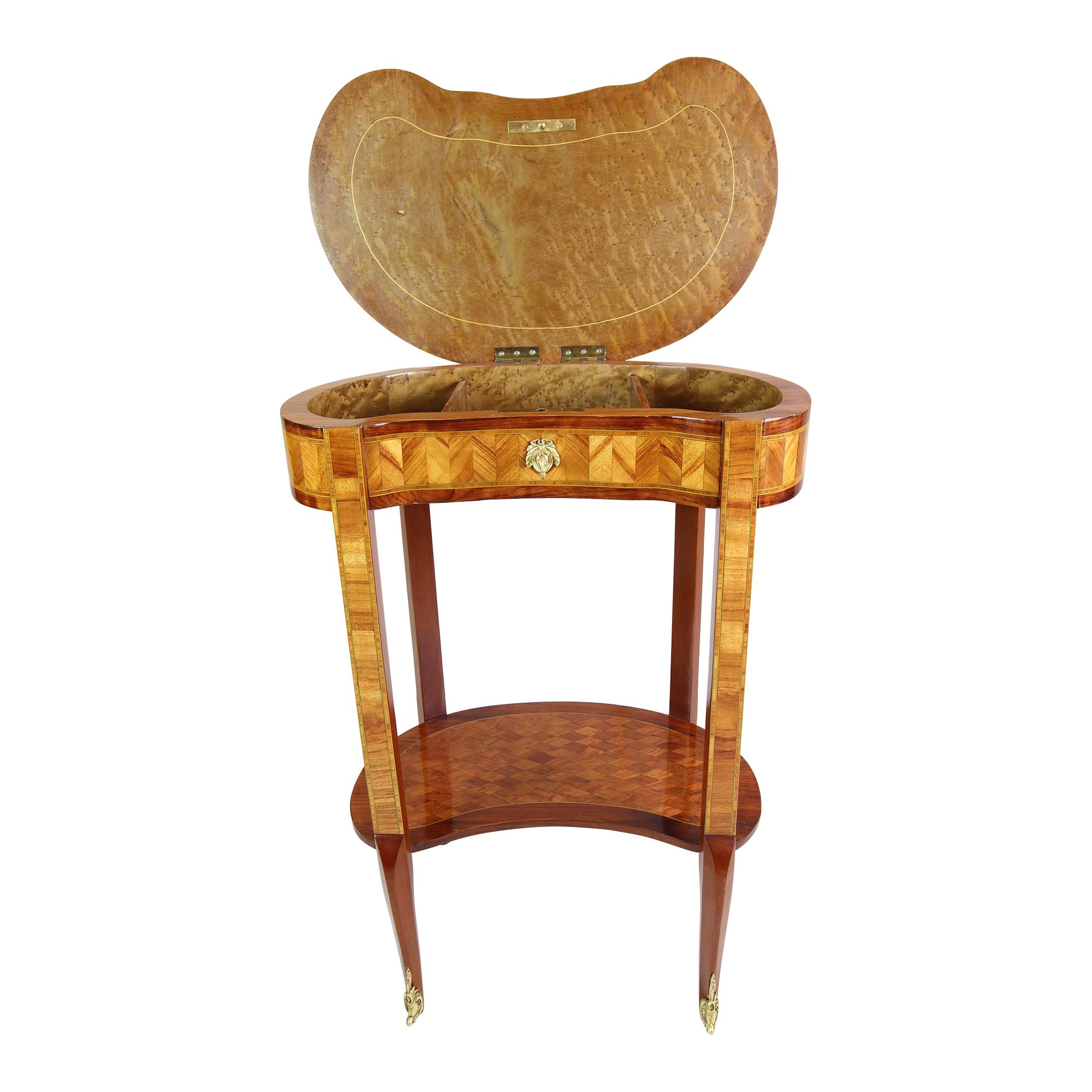 19th Century 19th Cenurty Louis XV Style Marquetry Side Table For Sale