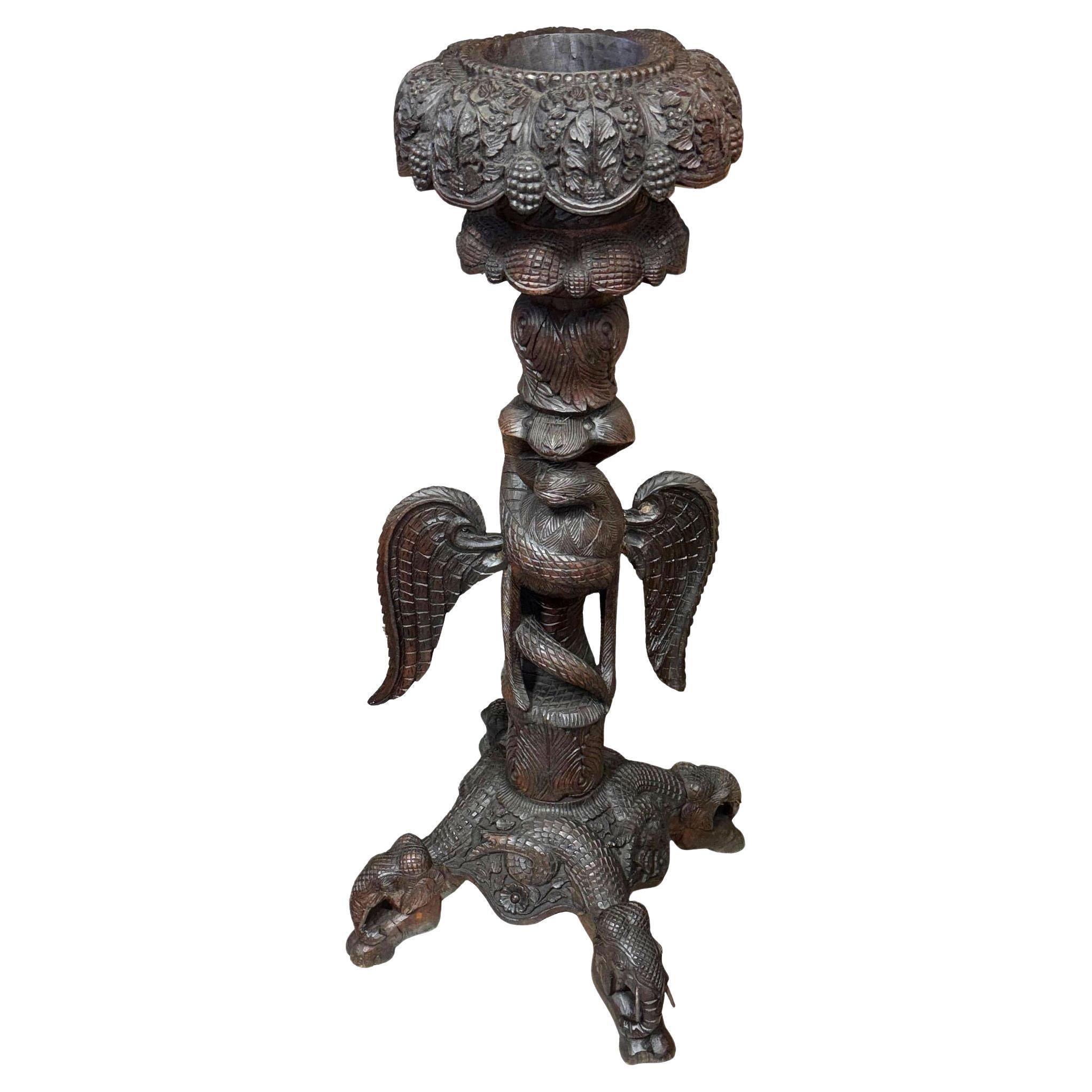 Jardinera de Madera de Palo Negro Tallada en Pájaro y Serpiente de la India del Siglo XIX