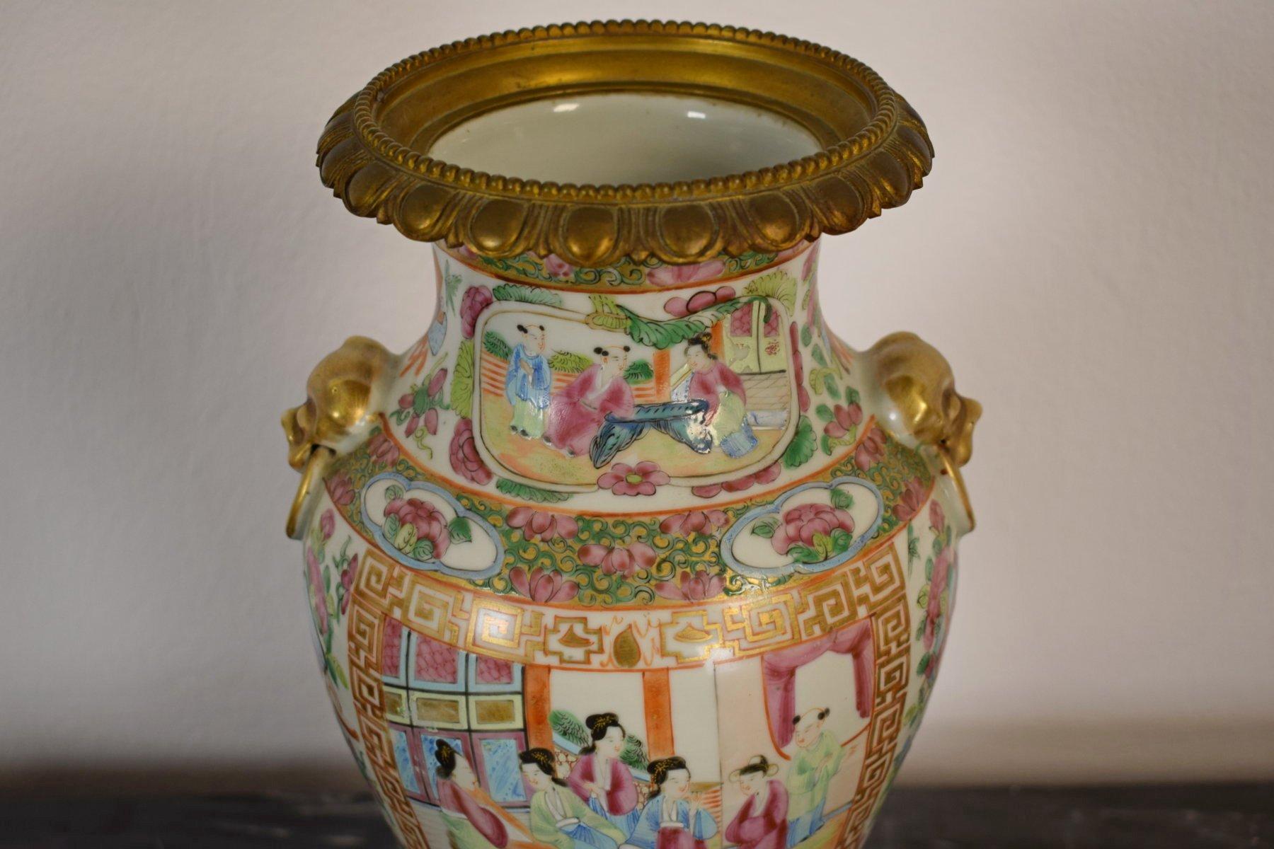 19th Chinese Canton Porcelain Vase with Polychrome and Gilt Decoration 1