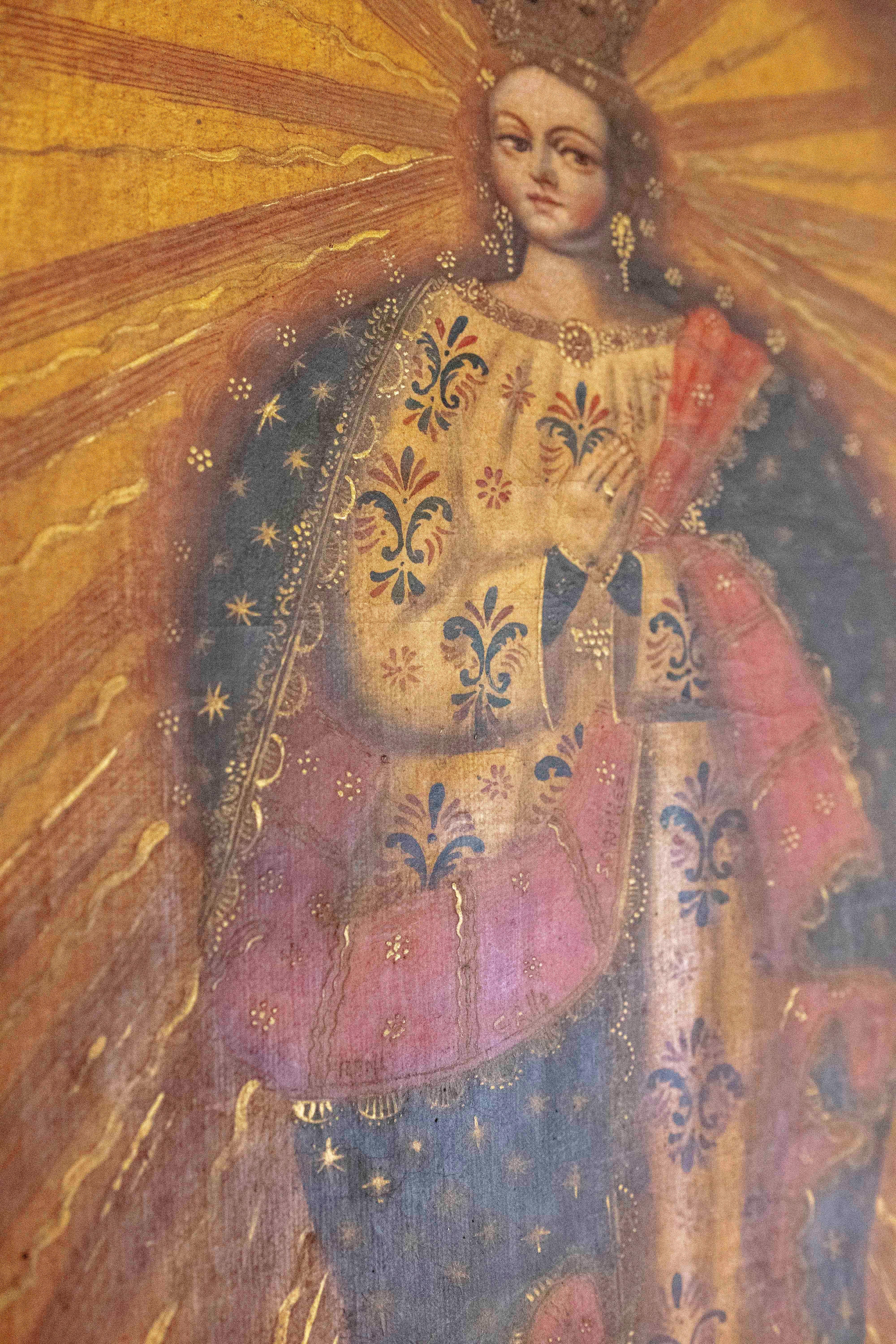 19th Colonial Oil Painting of the Virgin with Golden Rays and a Gold Leaf Frame For Sale 6