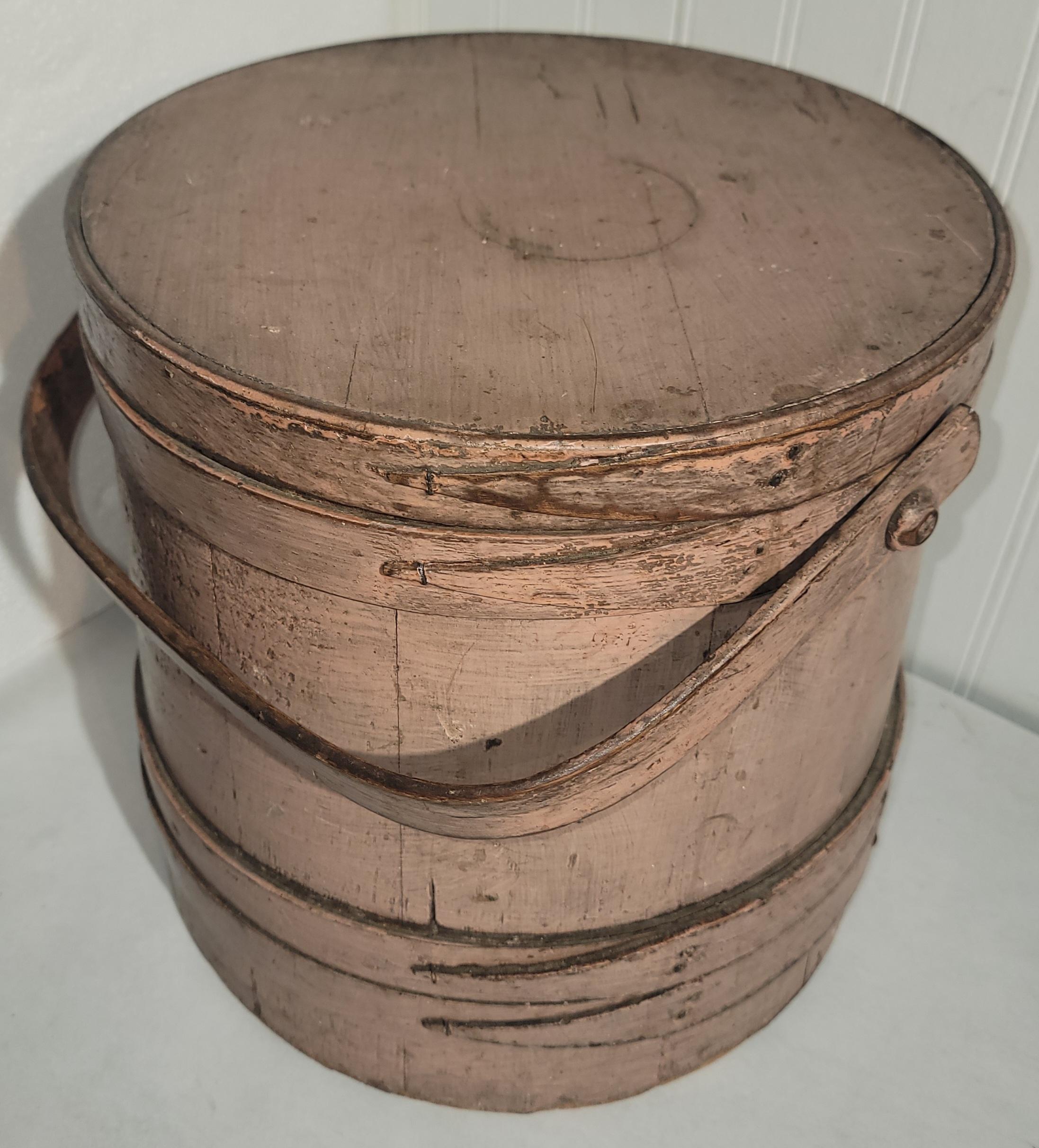 19Thc Pelele original pintado de rosa empolvado /  cubo en buen estado. Bonita construcción y forma.