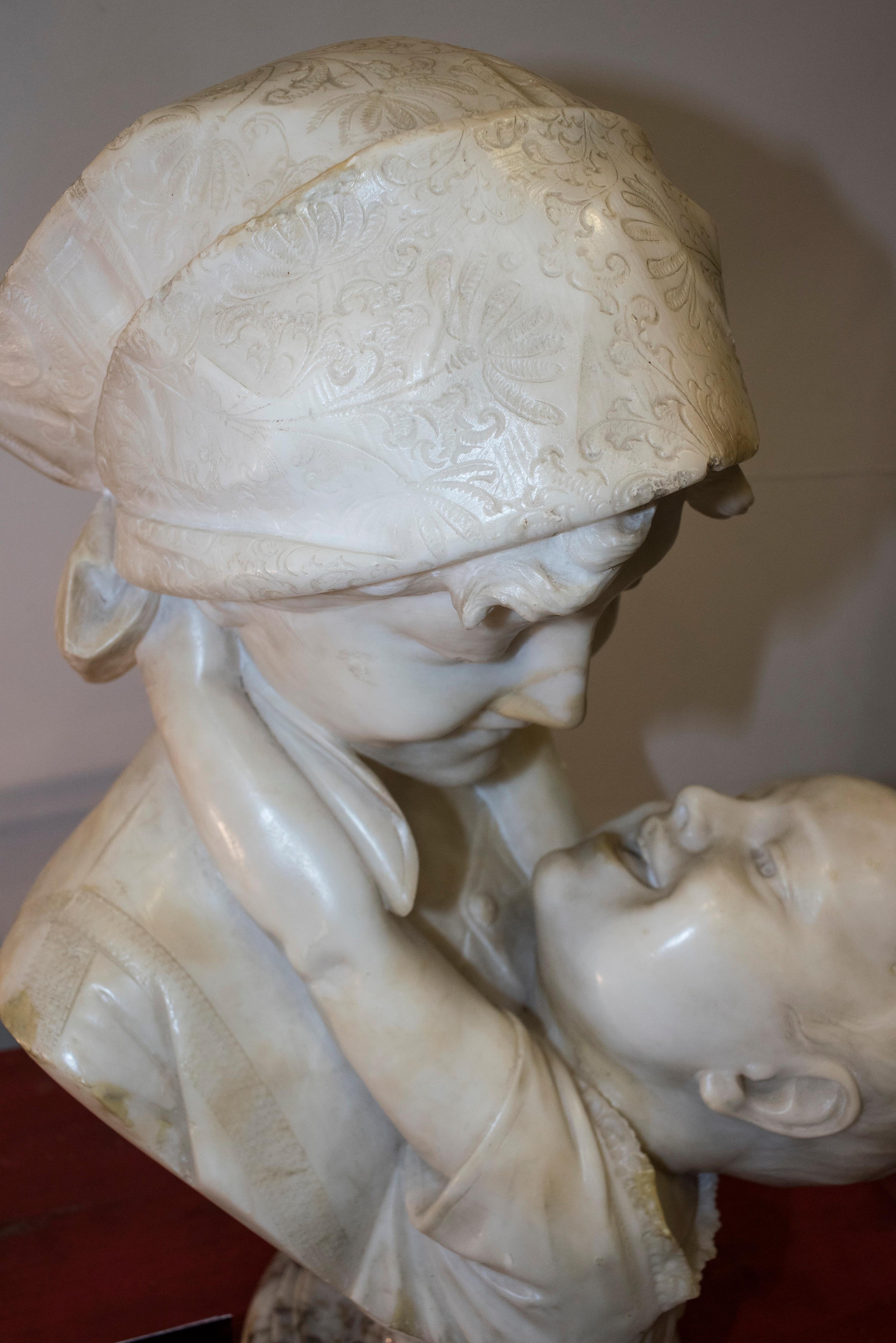 19th-Early 20th Century Alabaster Mother&child Ferdinand Vichi Italian Sculpture In Good Condition In Valladolid, ES