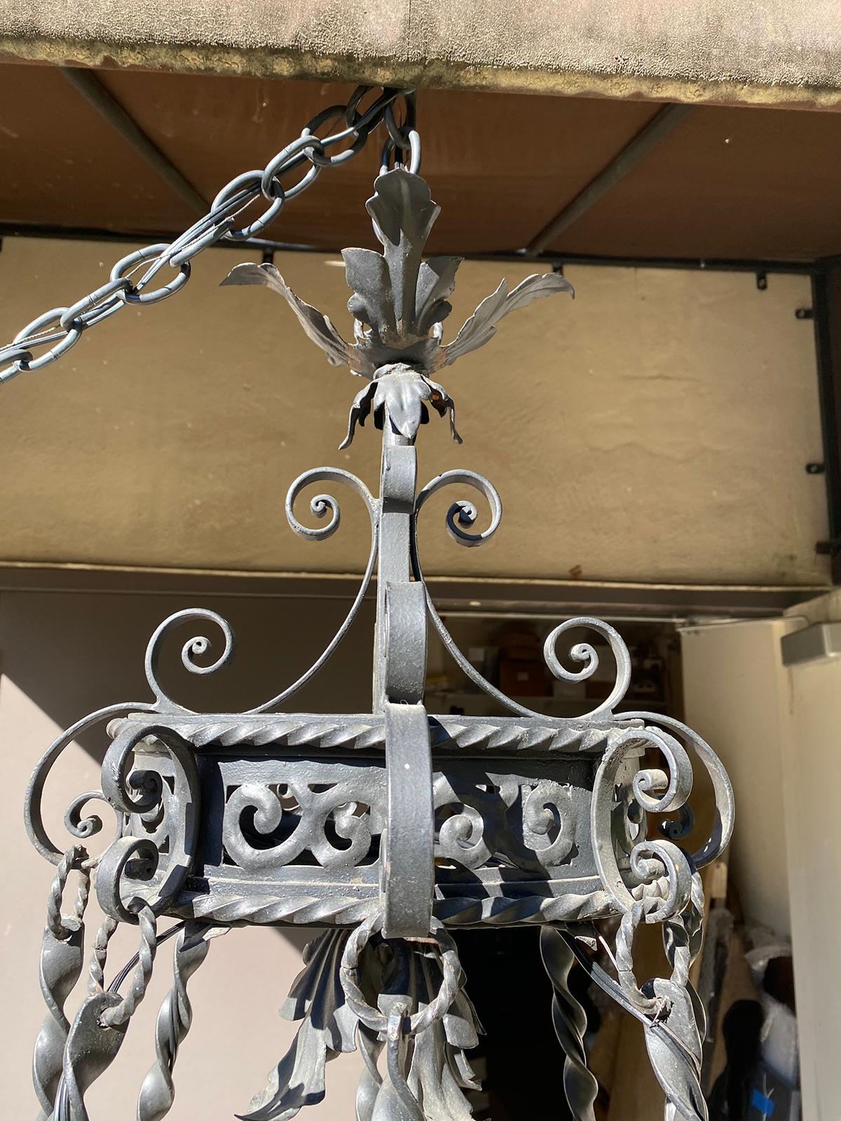 European 19th-Early 20th Century Continental Wrought Iron Eight-Arm Chandelier For Sale