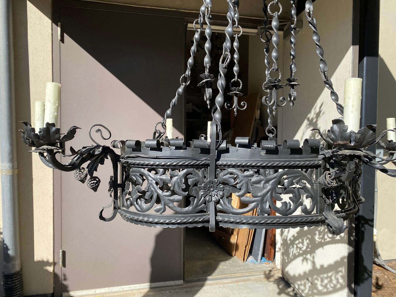 19th-Early 20th Century Continental Wrought Iron Eight-Arm Chandelier For Sale 2