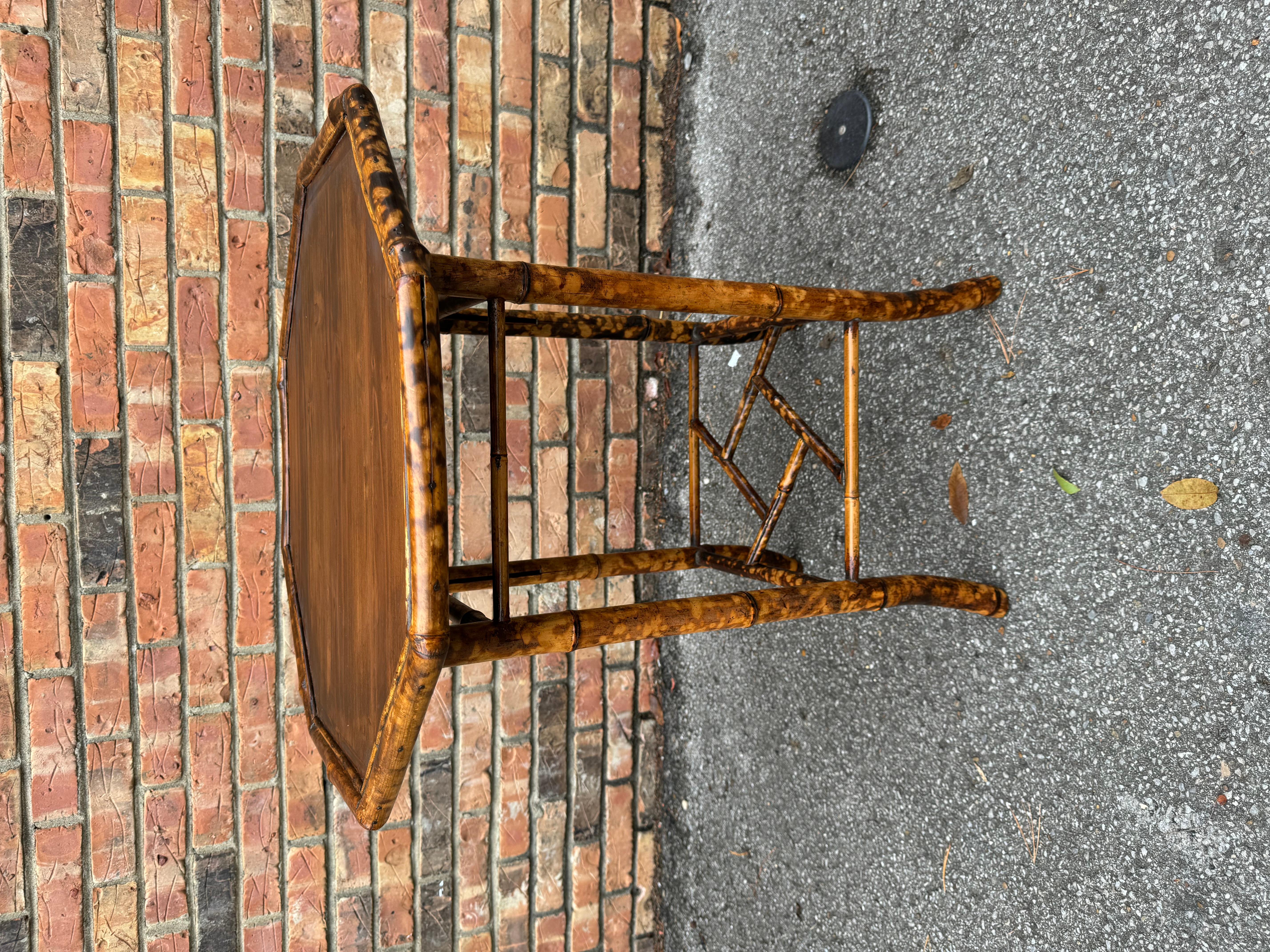 Mesa auxiliar de bambú inglesa del siglo XIX en Bueno estado para la venta en Nashville, TN