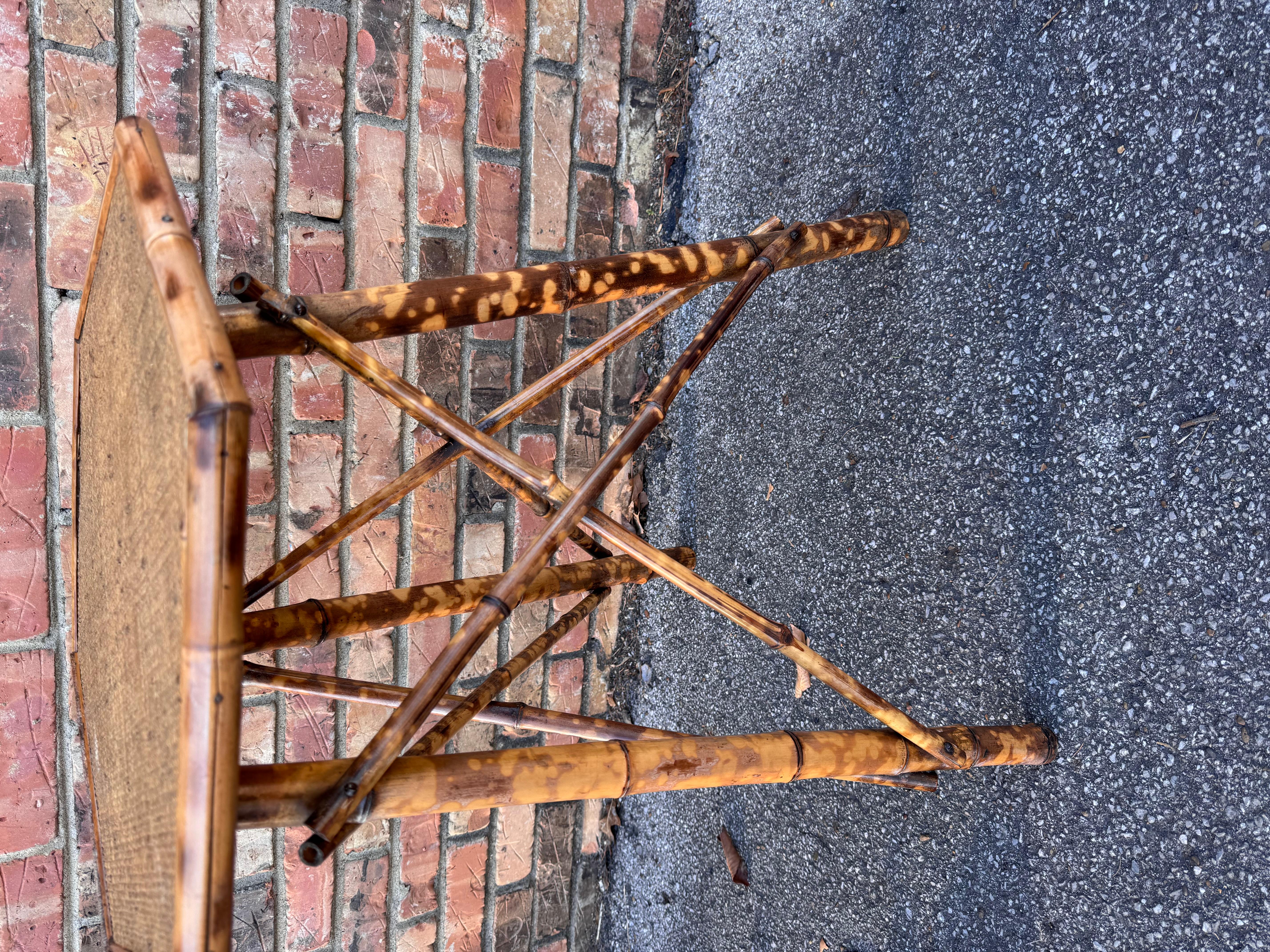 Table d'appoint en bambou du 19e siècle Bon état - En vente à Nashville, TN