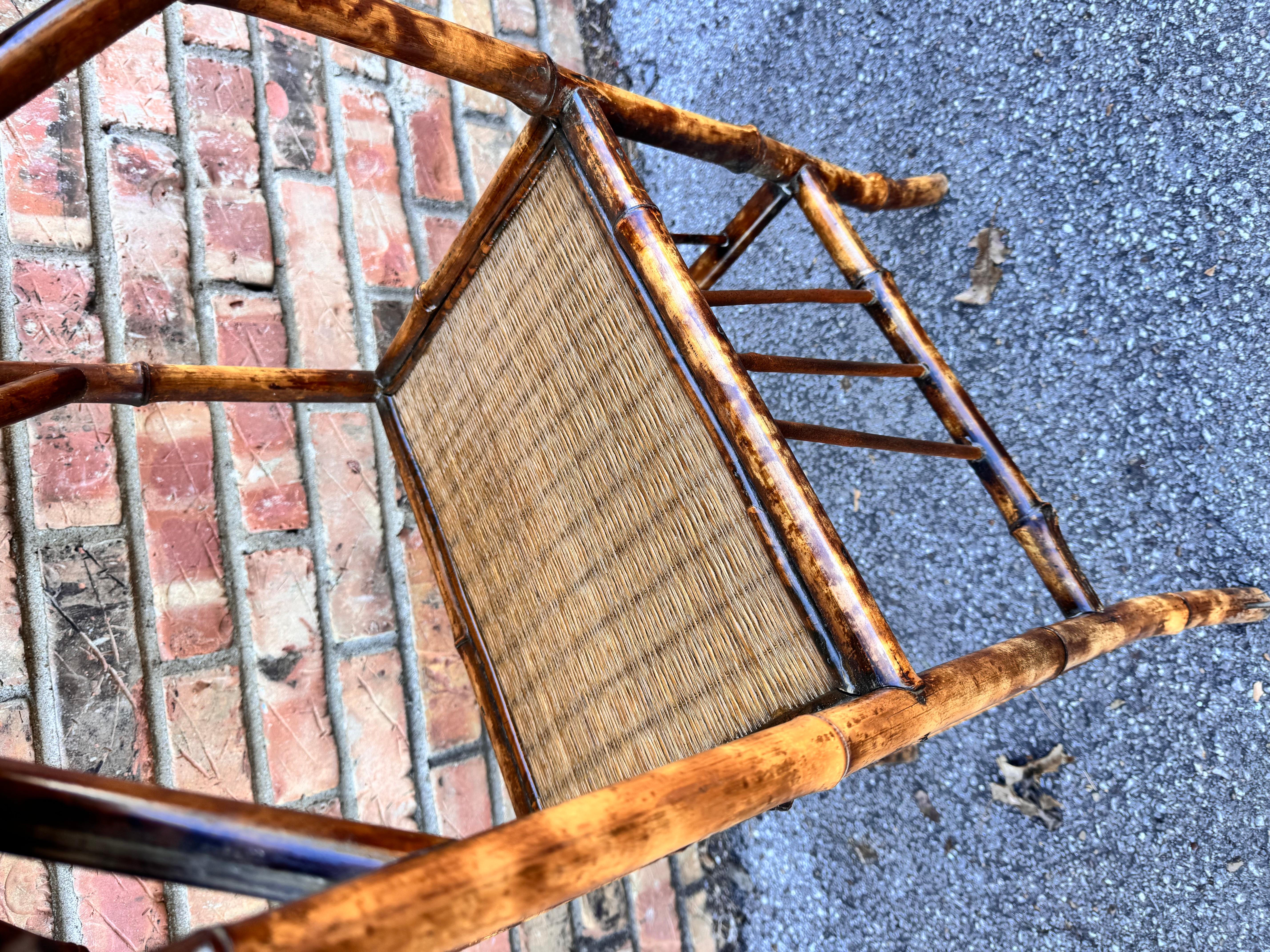 Table d'appoint en bambou du 19e siècle Bon état - En vente à Nashville, TN