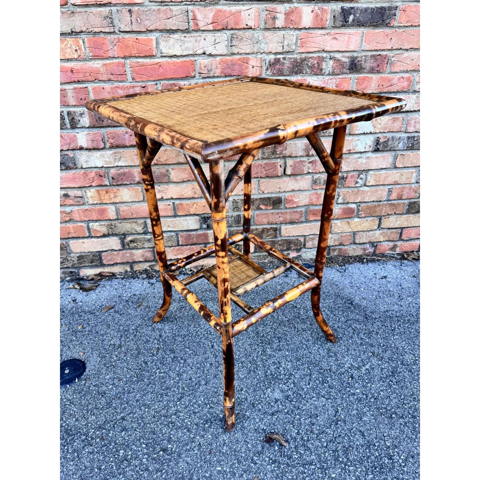 Table d'appoint en bambou du 19e siècle Bon état - En vente à Nashville, TN