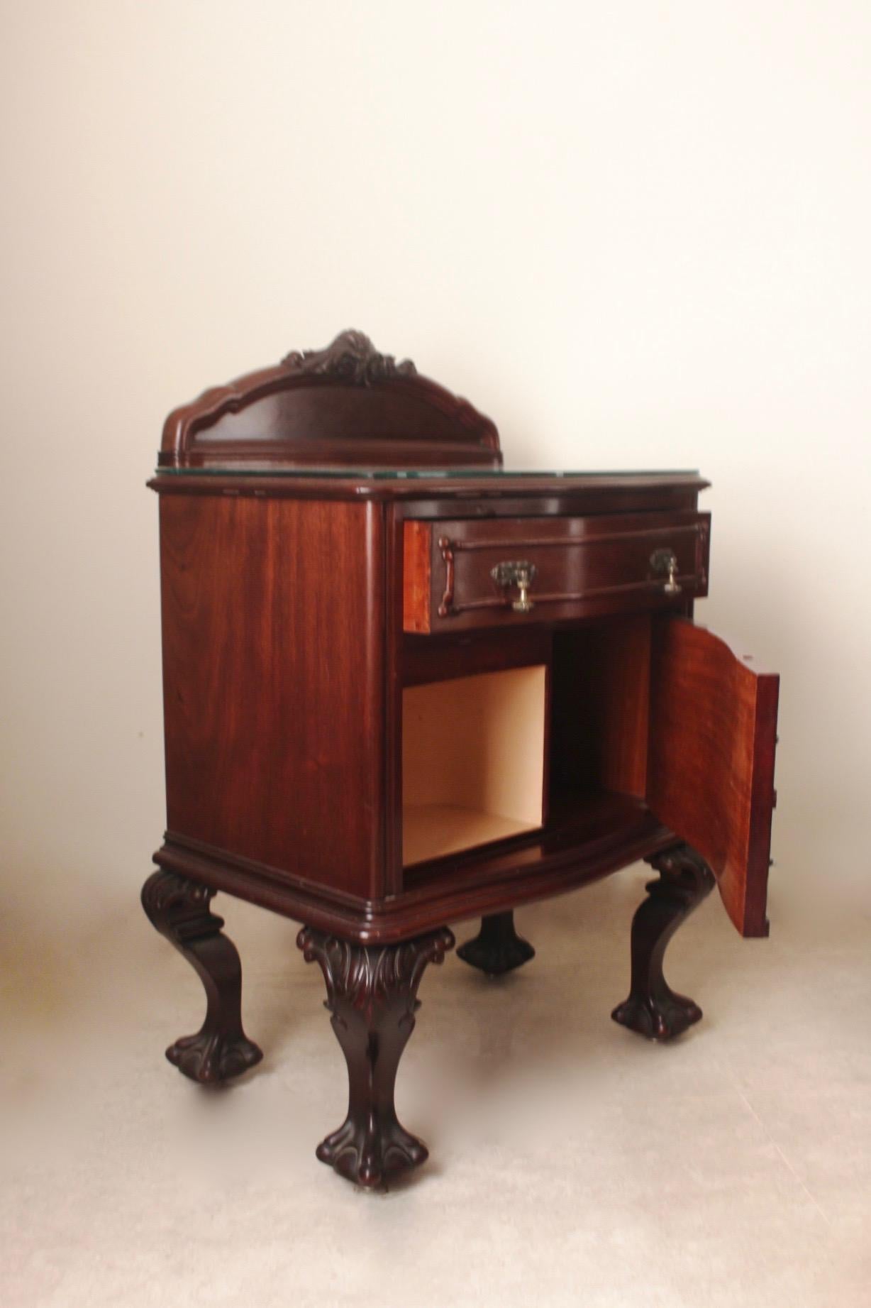 Chippendale Ball/Claw Mahogany Wood Bed with Matching Nightstands, 19th Century For Sale 7