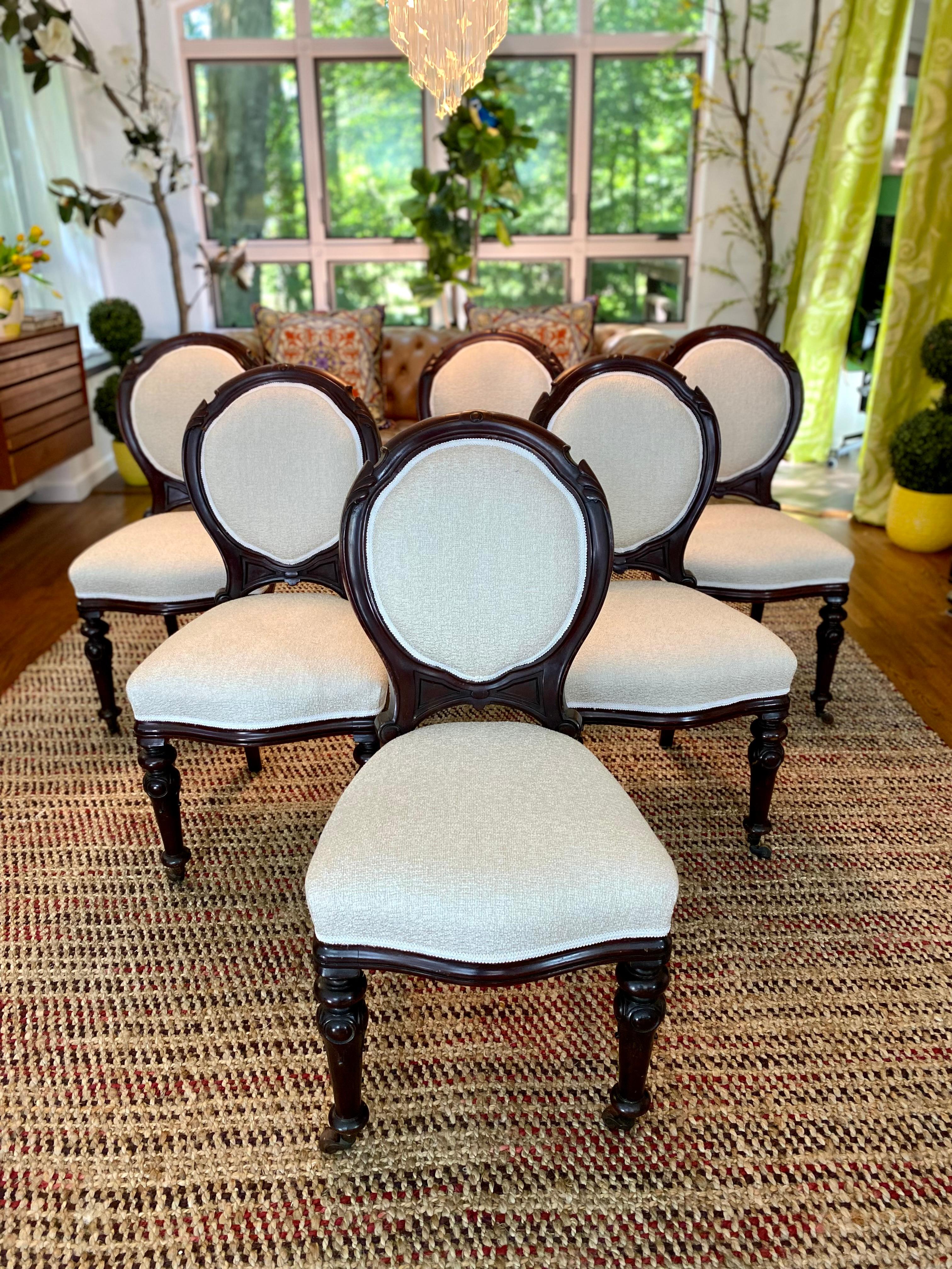 19th English Dining Chairs, Carved Cherry Wood, Boucle Fabric, circa 1880 In Good Condition For Sale In Brooklyn, NY