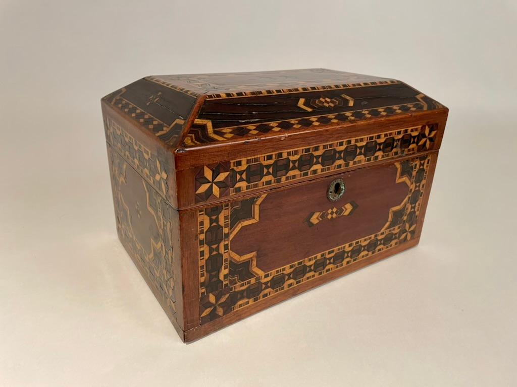 Boîte à bijoux en marqueterie Regency anglaise du 19e siècle  en vente 5