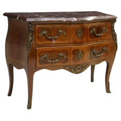 19ème Fren. Commode de style Louis XV, dessus en marbre, acajou, marqueterie florale, dorée