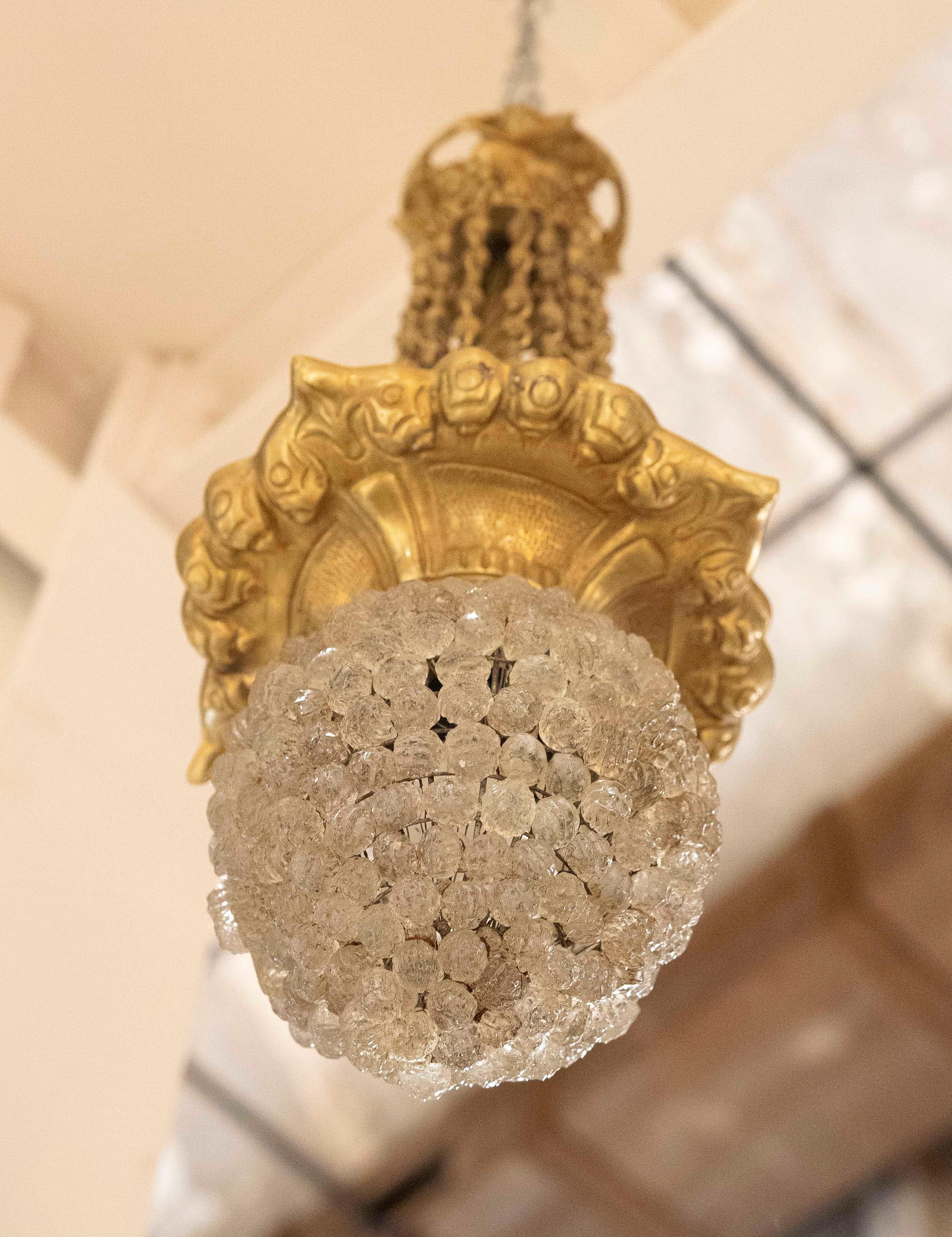 Lampada in bronzo francese del XIX secolo con paralume formato da cristalli In condizioni buone in vendita a Marbella, ES