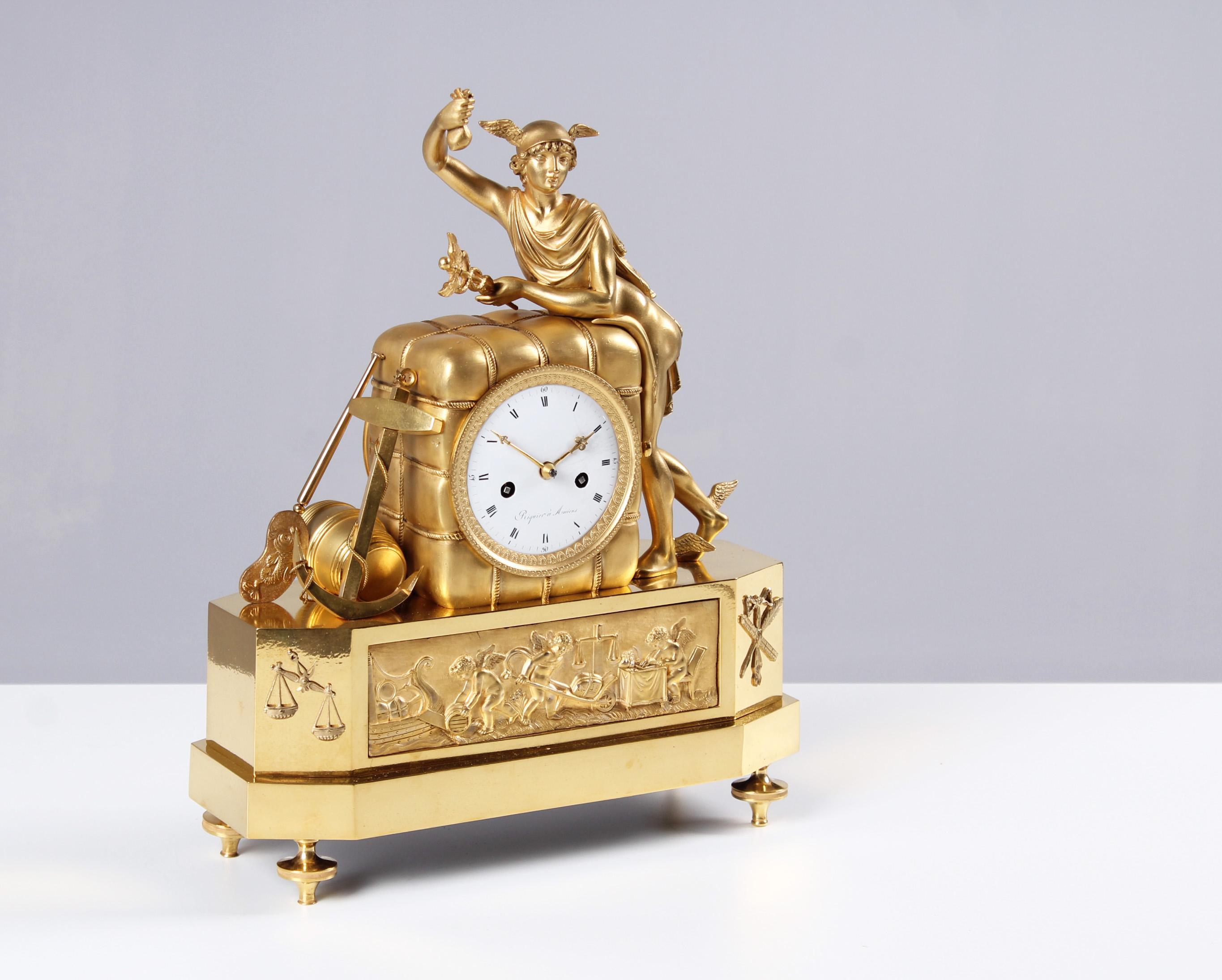 19th century French pendule, mantel clock - Mercury the messenger of the gods

France
Bronze gilded
Empire around 1815

Dimensions: H x W x D: 37 x 30 x 10 cm

Description:
French Empire pendule depicting Mercury, the messenger of the