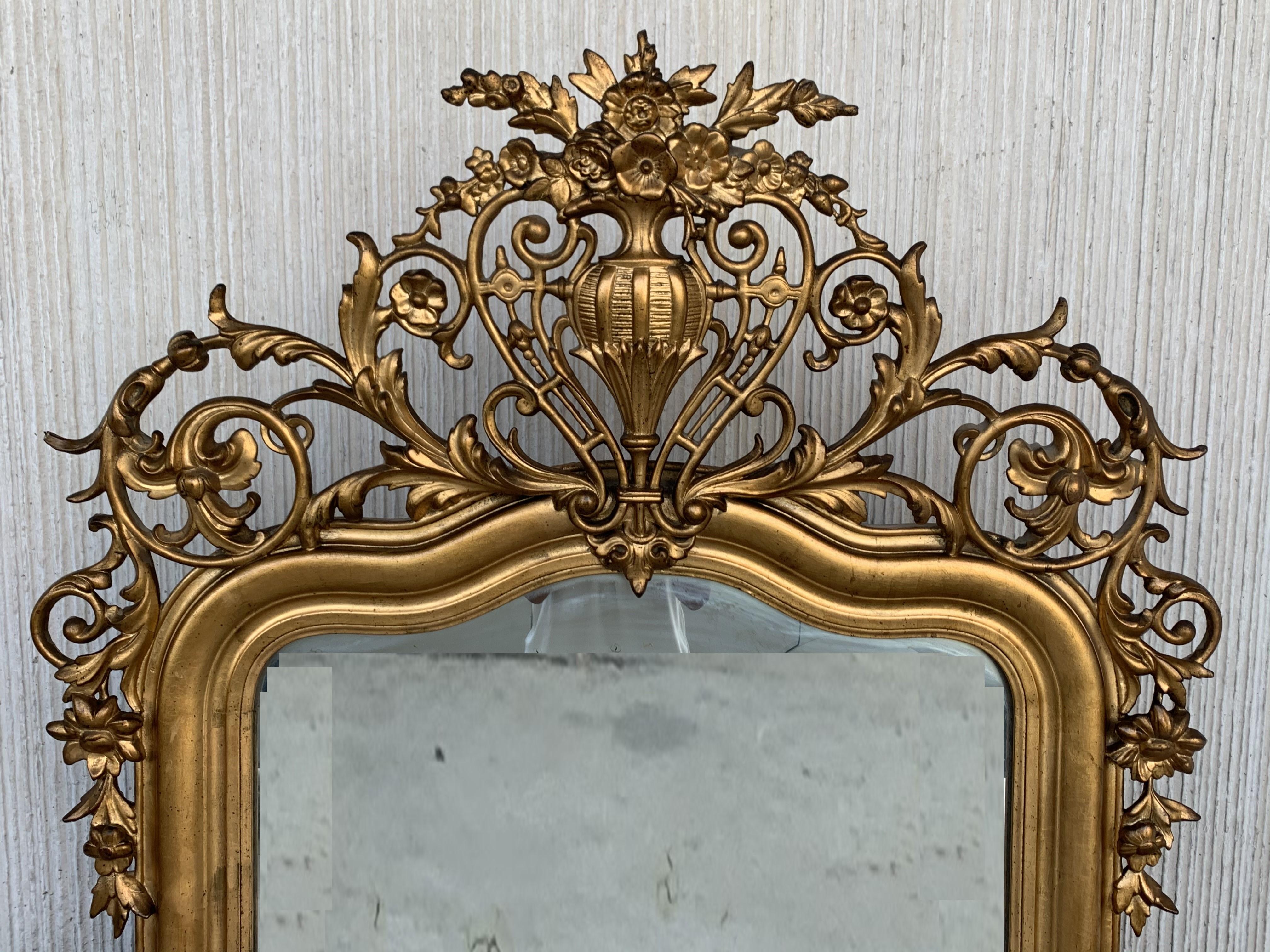 19th Century French Empire Period Carved Giltwood Rectangular Mirror with Crest In Good Condition In Miami, FL