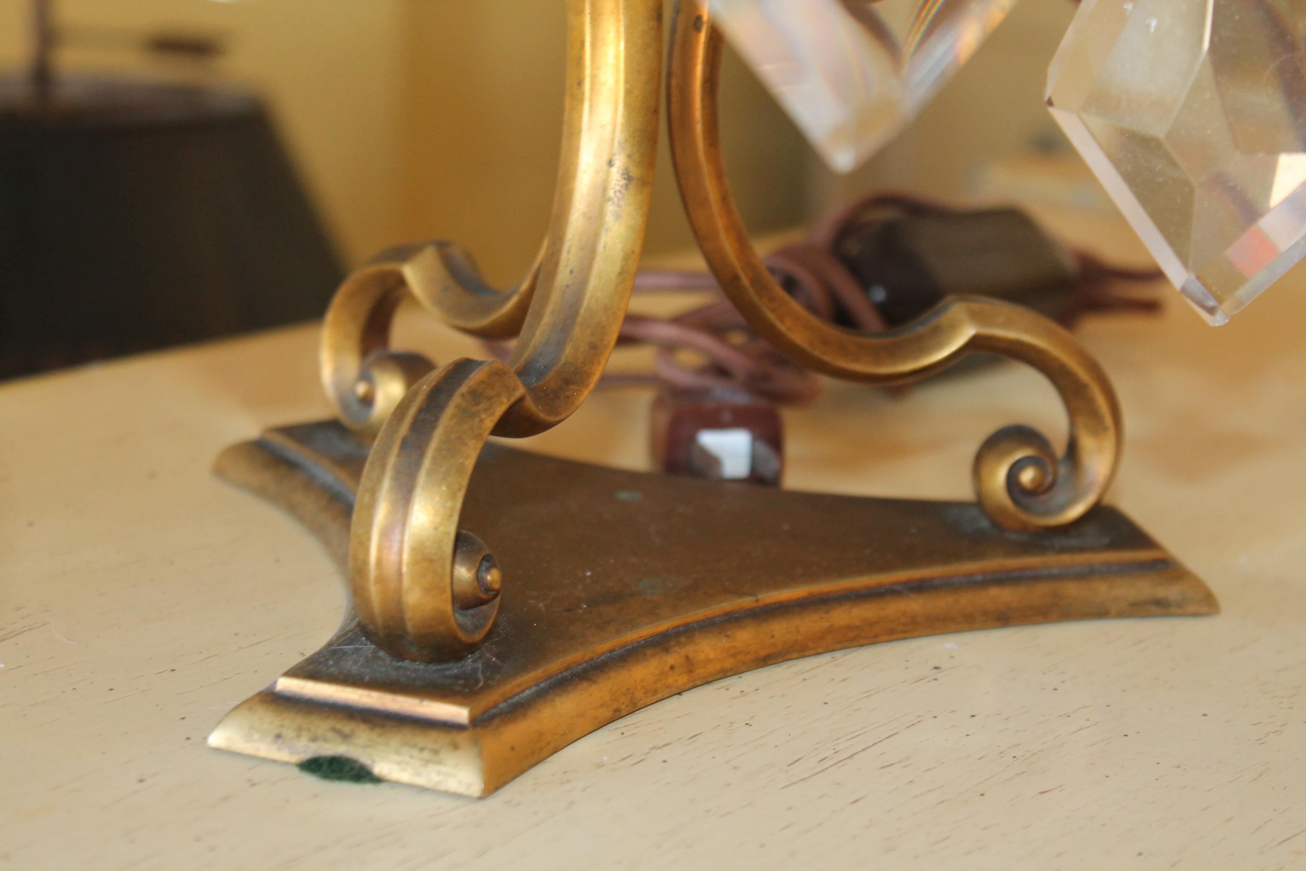 Lampe de table Louis XV en bronze doré et cristal de roche du 19ème siècle Maison by Maison Bagues en vente 1