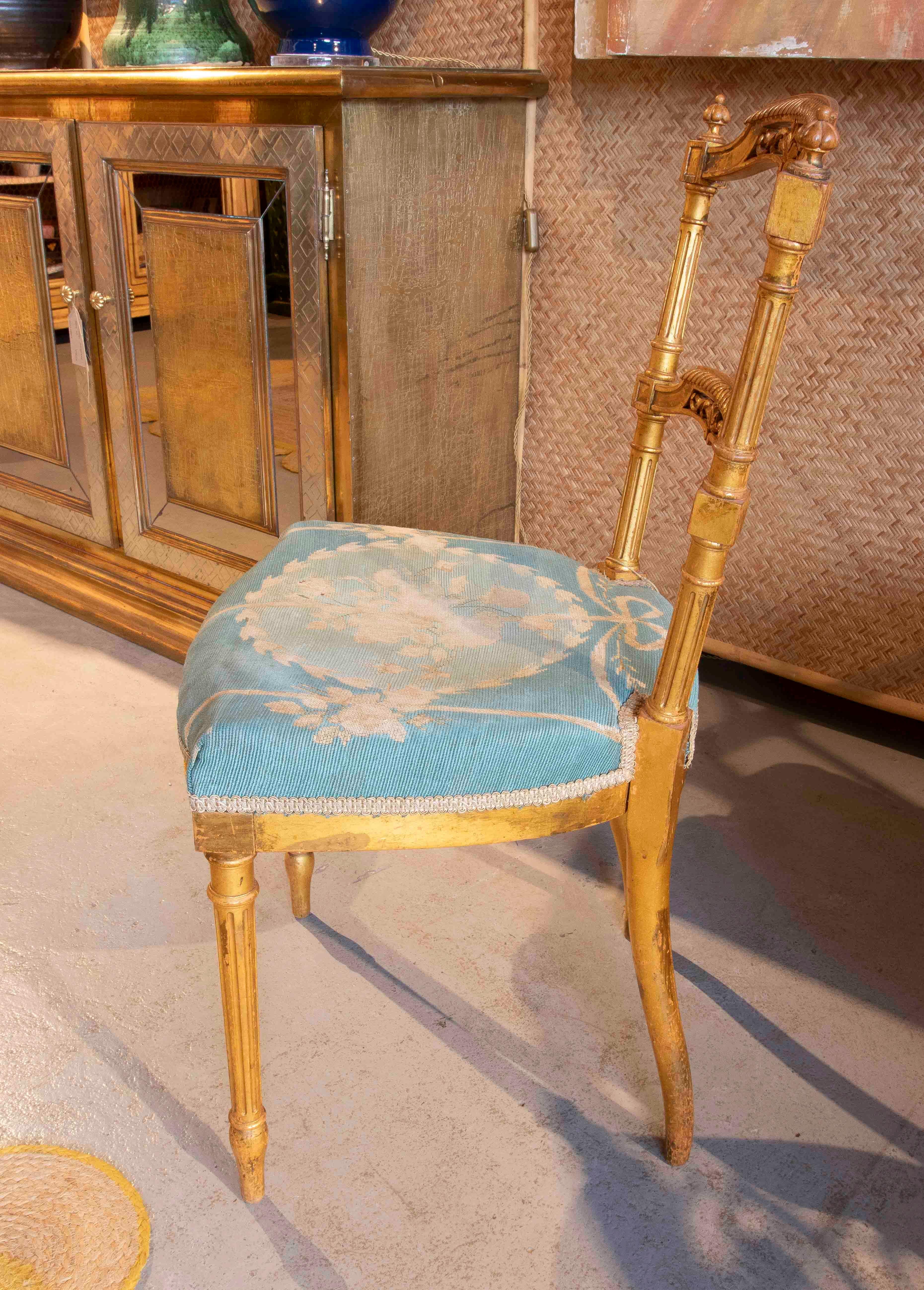 Chaise Louis XVI française du 19ème siècle, dorée et tapissée de bleu Bon état - En vente à Marbella, ES