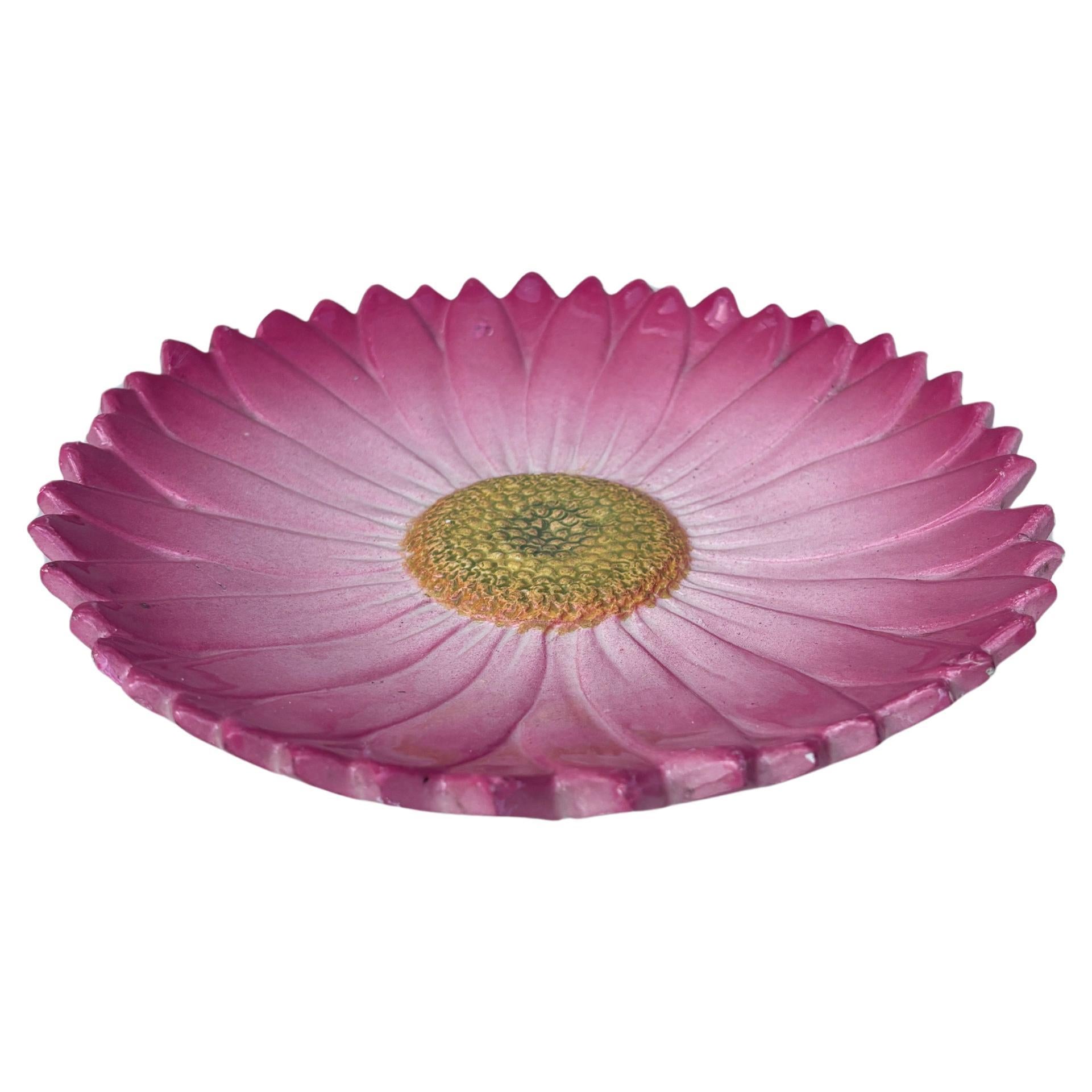 19. Französisch Majolika rosa Gänseblümchen Teller Delphin Massier (Keramik) im Angebot