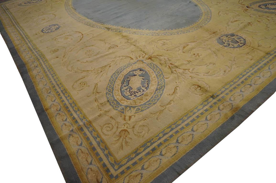 Alfombra francesa neoclásica de Savonnerie del siglo XIX ( 12'9