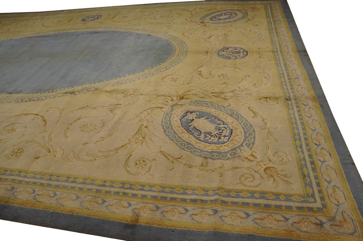 Französischer neoklassizistischer Savonnerie-Teppich des 19. Jahrhunderts ( 12'9