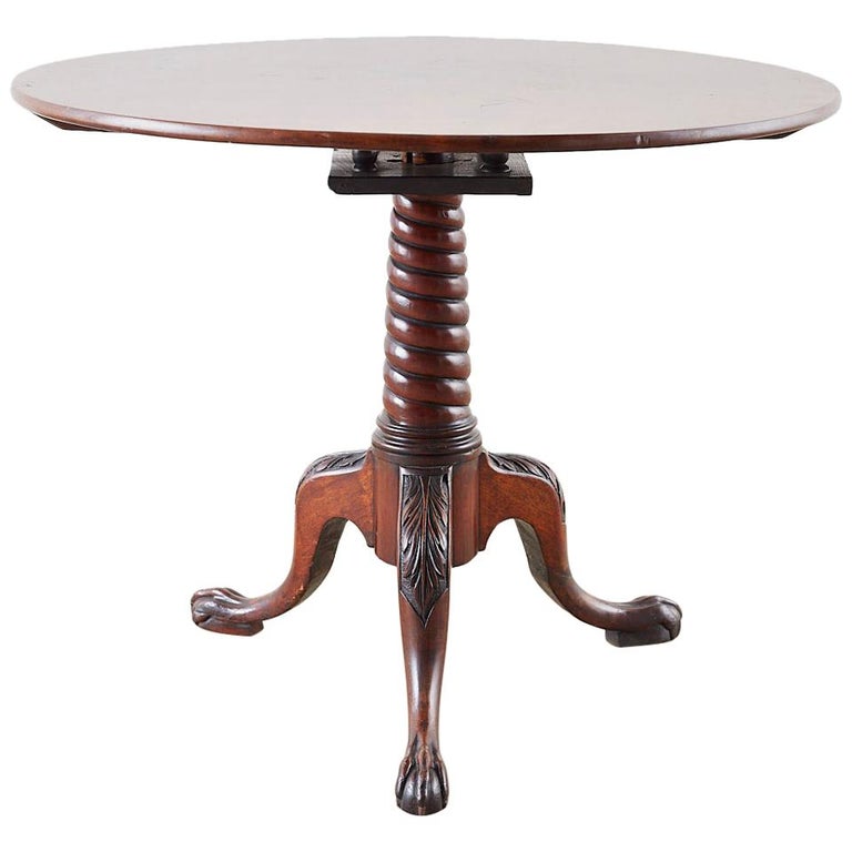 19th Mahogany Round TiltTop Table For Sale at 1stdibs