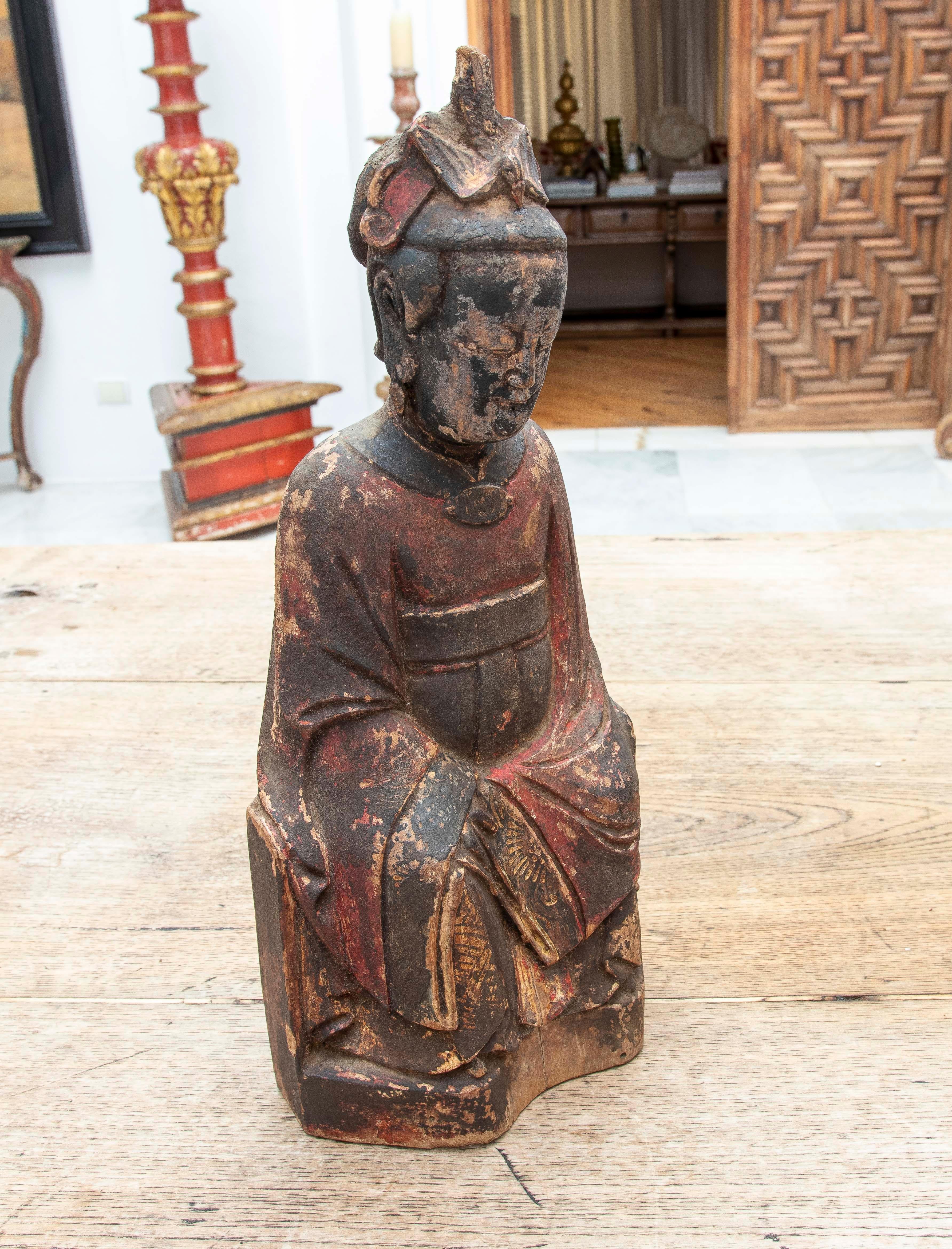 Bouddha assis oriental du 19ème siècle sculpté à la main en bois avec du fond creux en vente 1