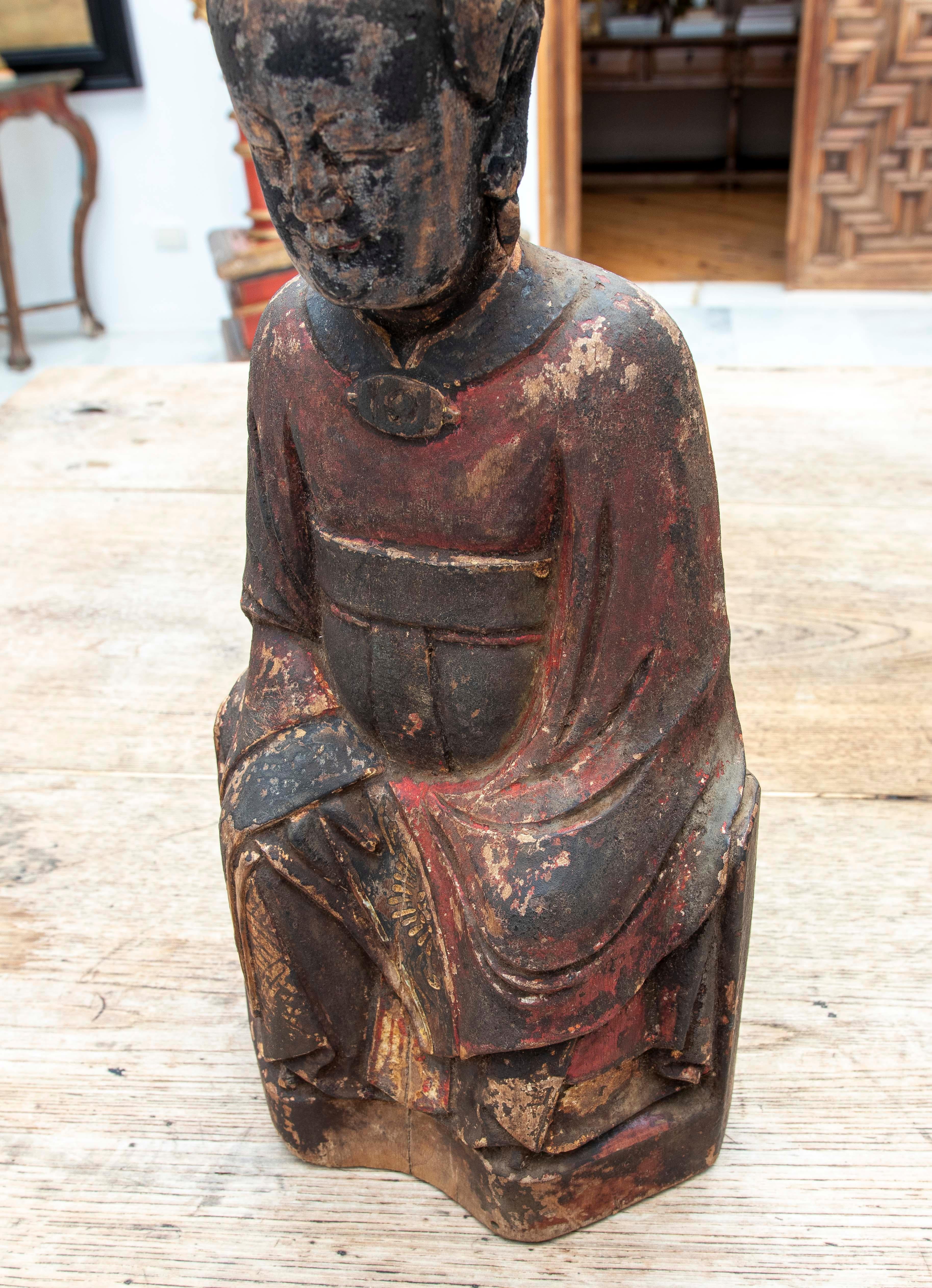 Bouddha assis oriental du 19ème siècle sculpté à la main en bois avec du fond creux en vente 3