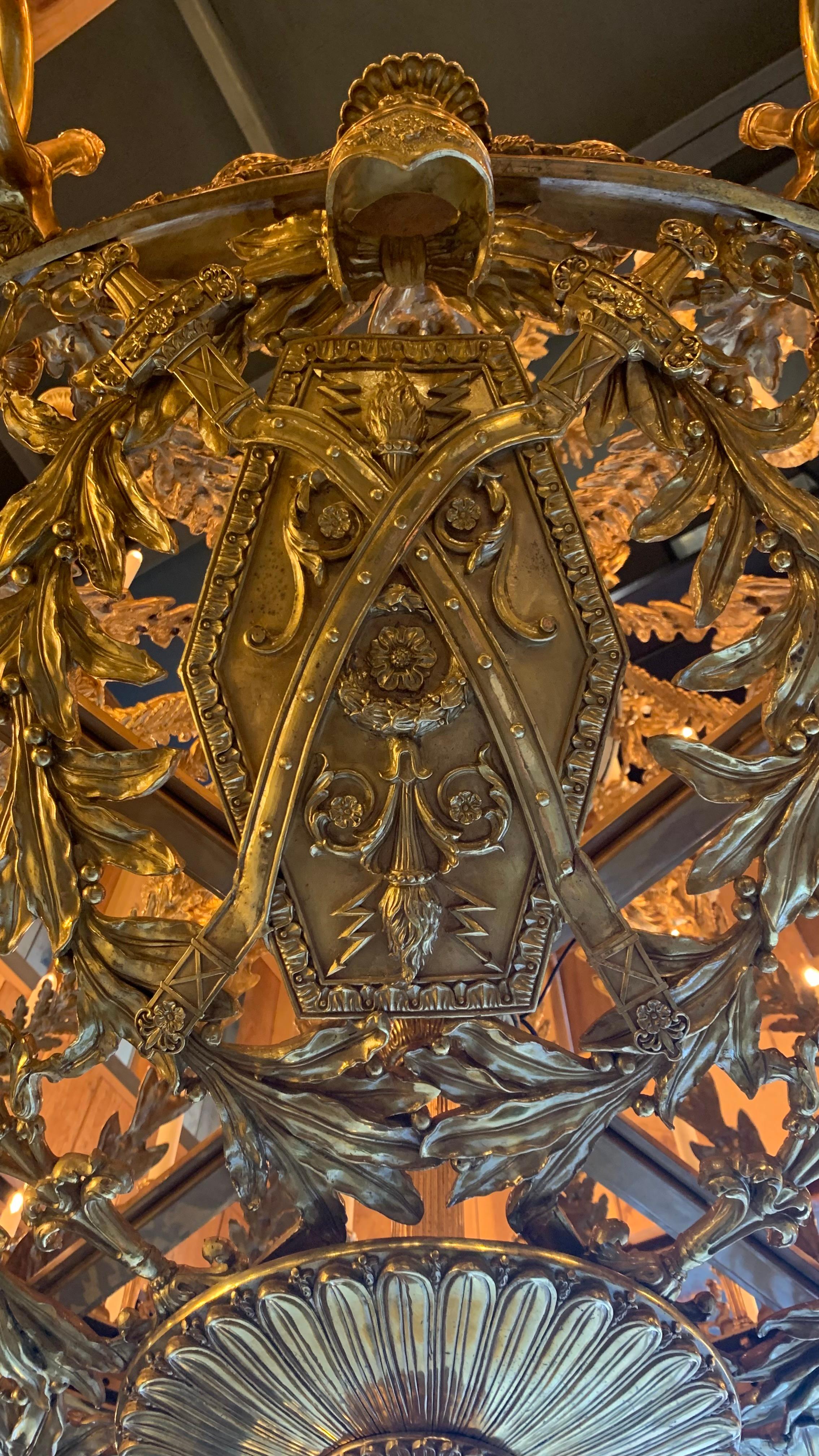 19th Hermitage Palace St Petersburg Chandelier 112 Lights Bronze gold 18k satin In Excellent Condition For Sale In SAINT-OUEN-SUR-SEINE, FR