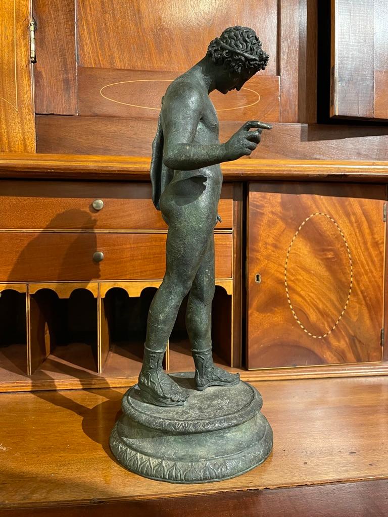 Bronzeskulptur des nackten Narzissen, Grand Tour, Italien, 19. Jahrhundert im Zustand „Gut“ im Angebot in Stamford, CT