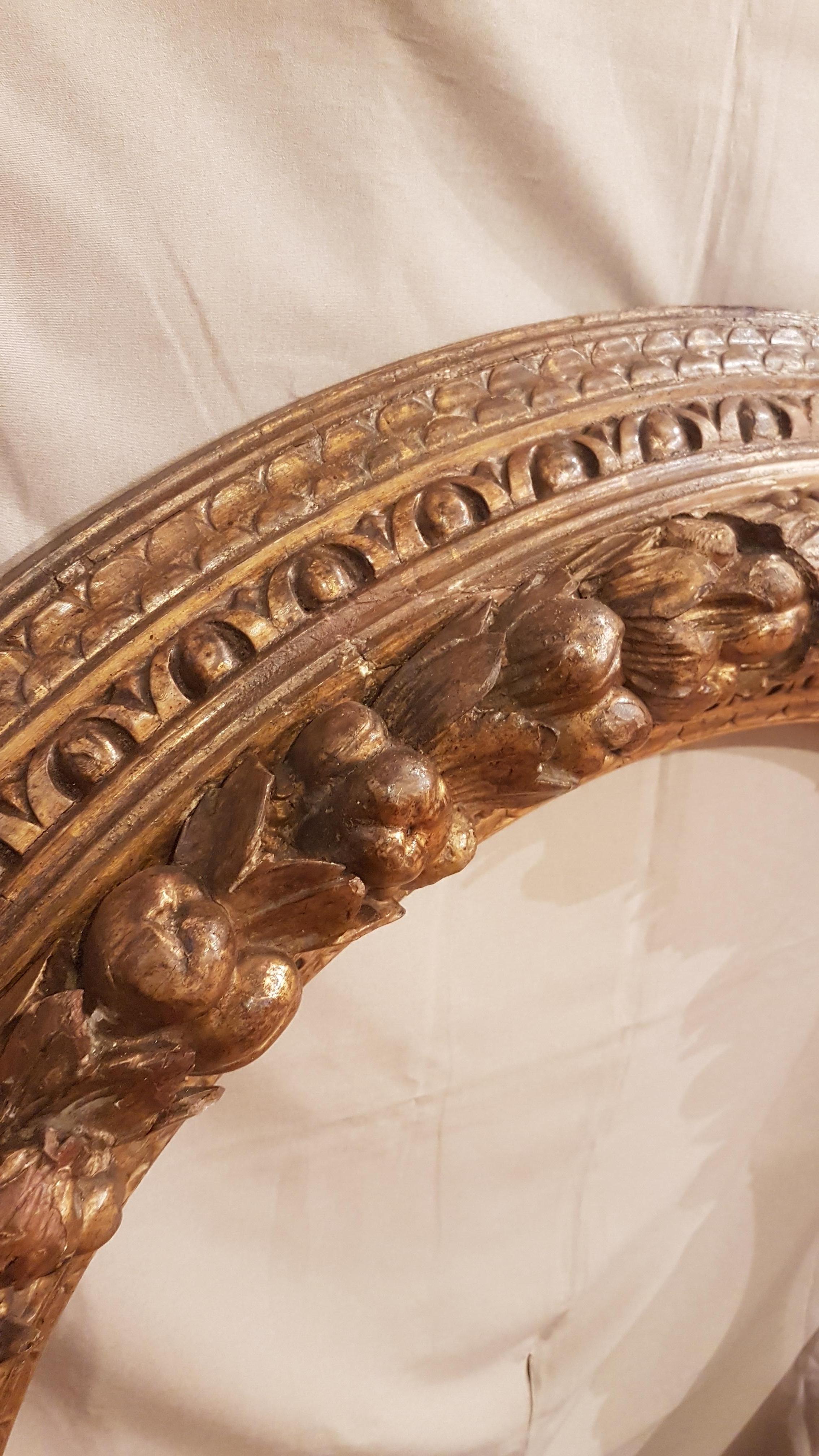 Renaissance Italian Florentine Round Frame Hand Carved Pure Gold Leaf Dellarobbia Style For Sale