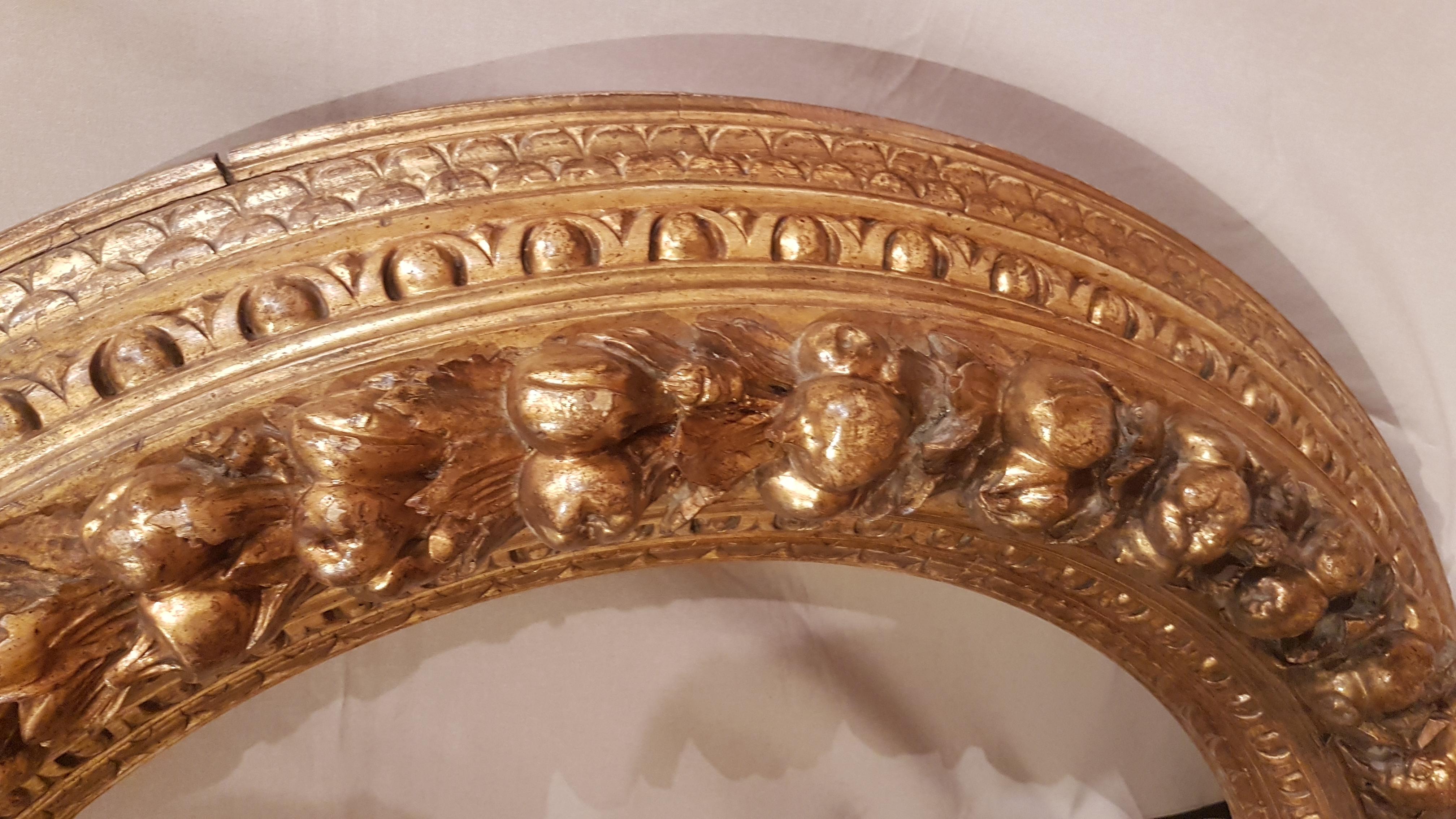 Hand-Carved Italian Florentine Round Frame Hand Carved Pure Gold Leaf Dellarobbia Style For Sale