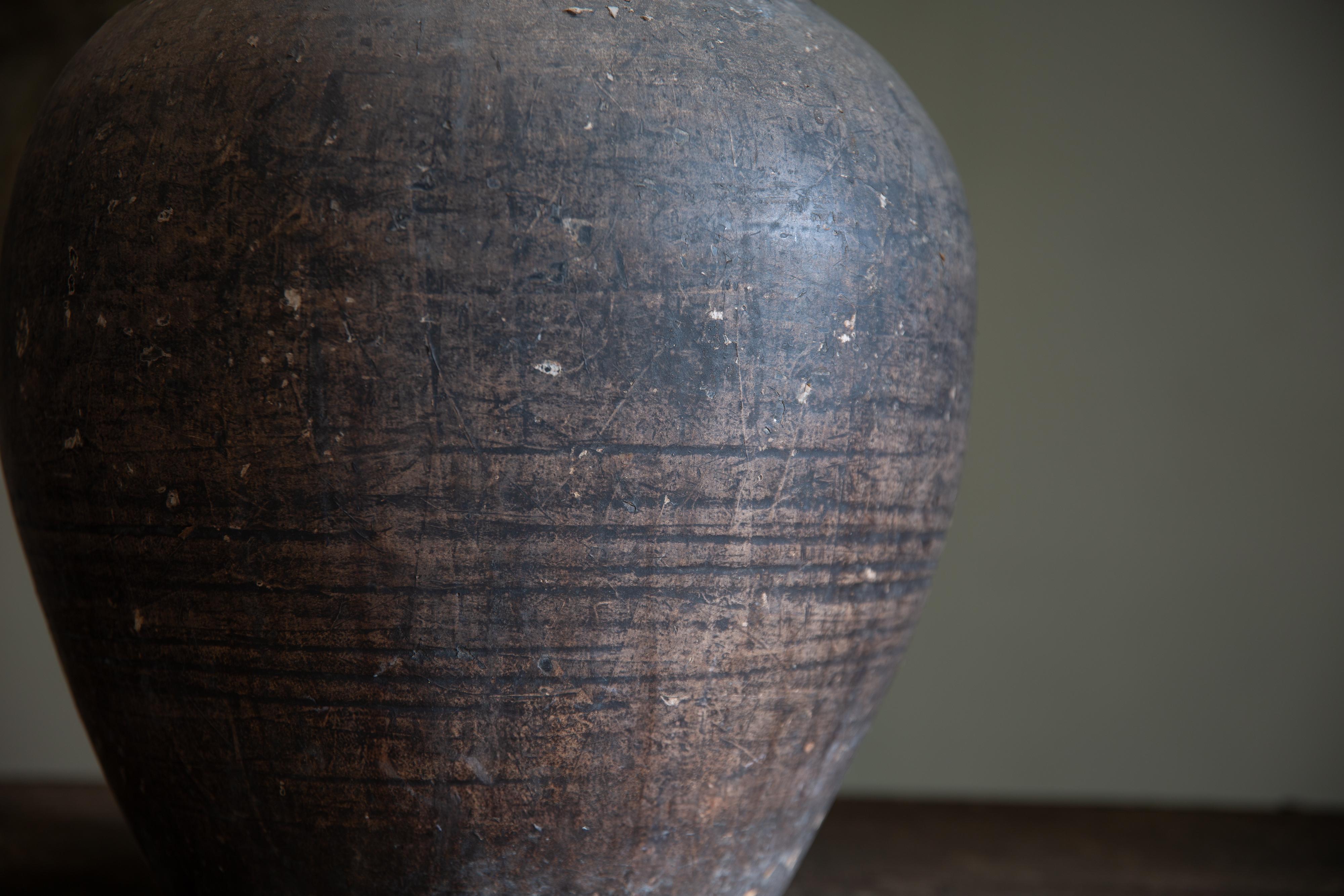 Tintura vegetale Antico Tsubo giapponese del 19° secolo, vaso in ceramica rivestito di carta con coperchio, vaso da tè wabi sabi in vendita