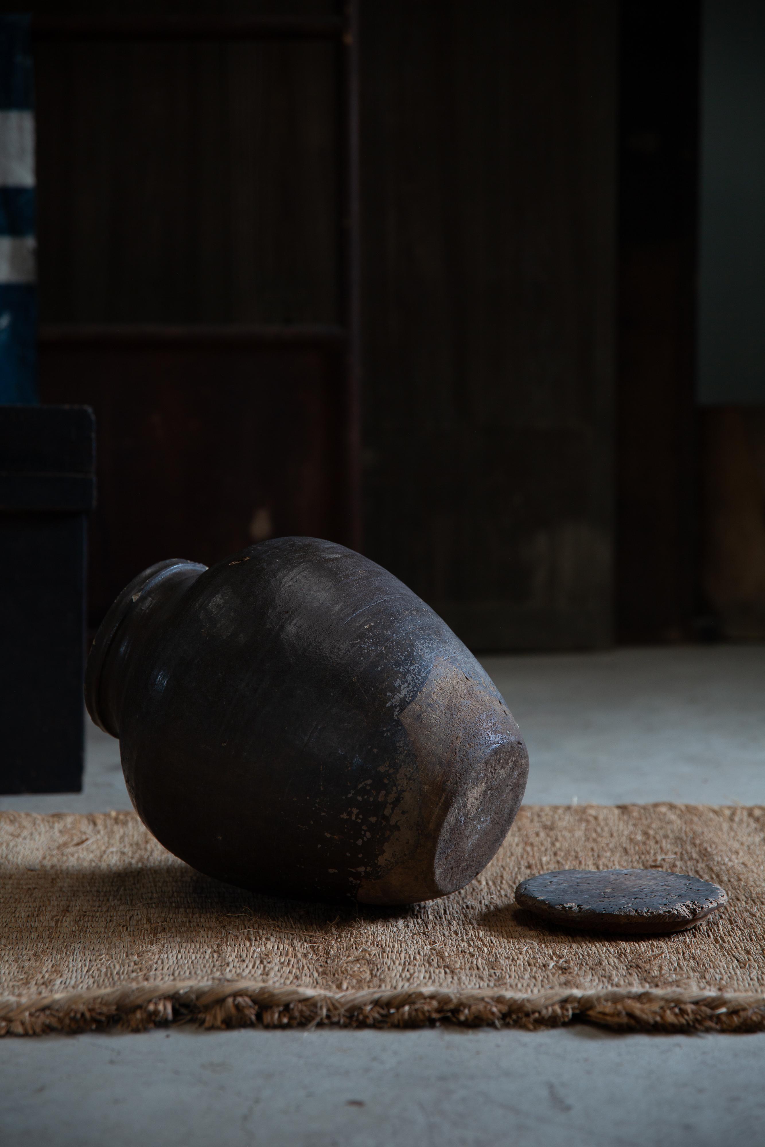 Antico Tsubo giapponese del 19° secolo, vaso in ceramica rivestito di carta, vaso wabi sabi, coperchio in legno in vendita 2